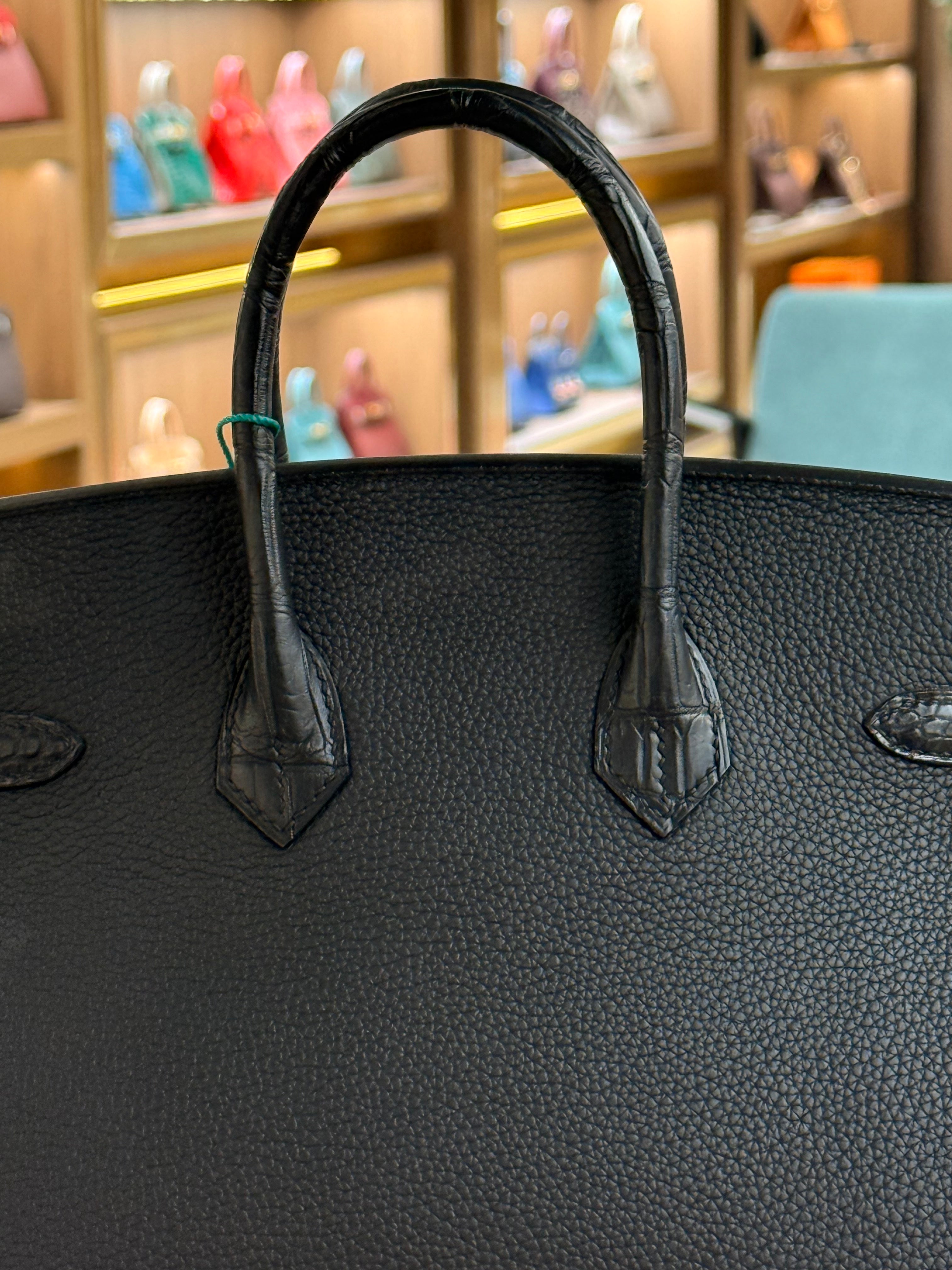Hermes | Birkin (25) – Togo – Black – Gold Hardware