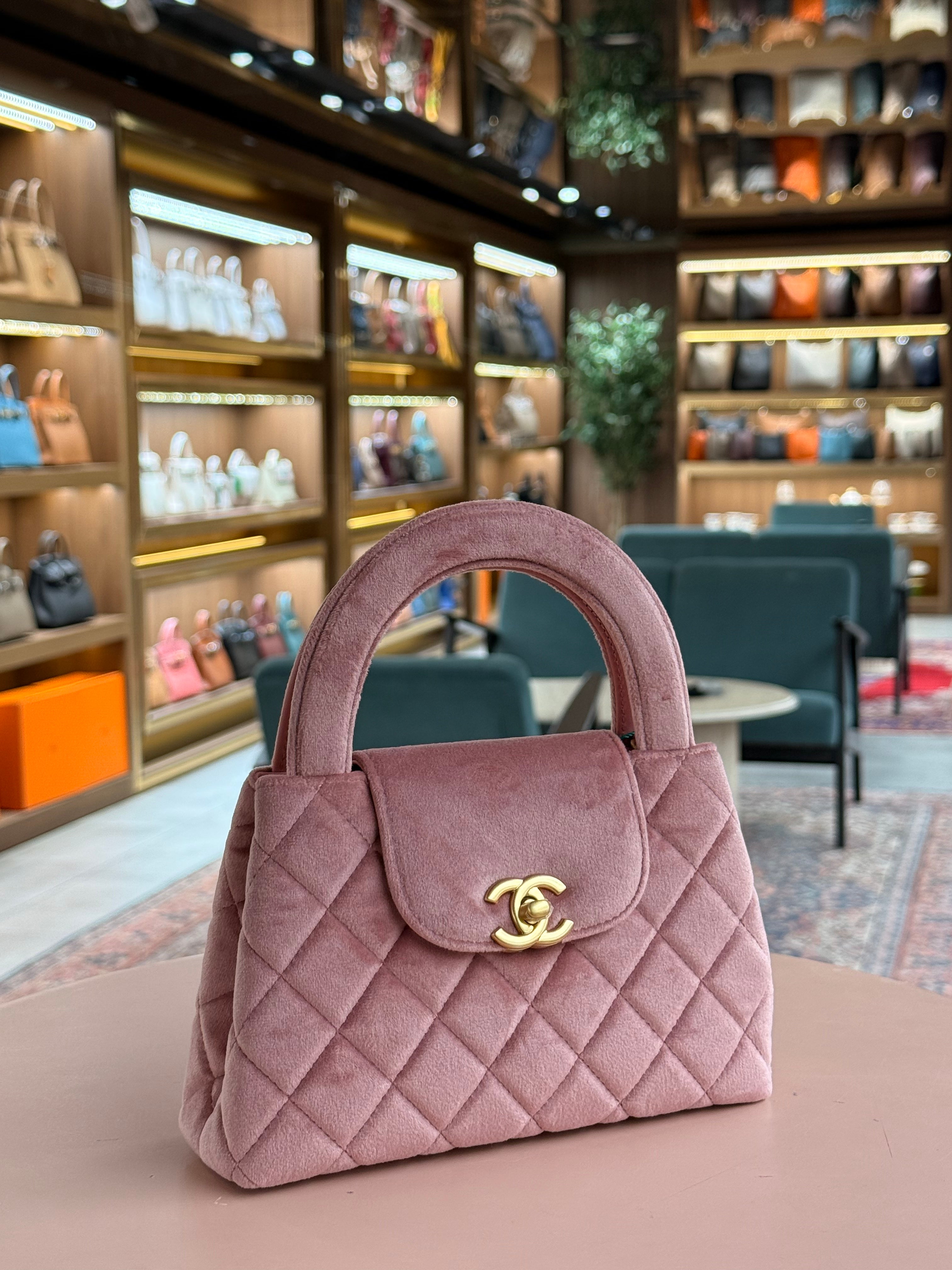 Chanel | Velvet-Quilted-Nano-Kelly-Shopper – Suede – Rose Poudre – Gold Hardware