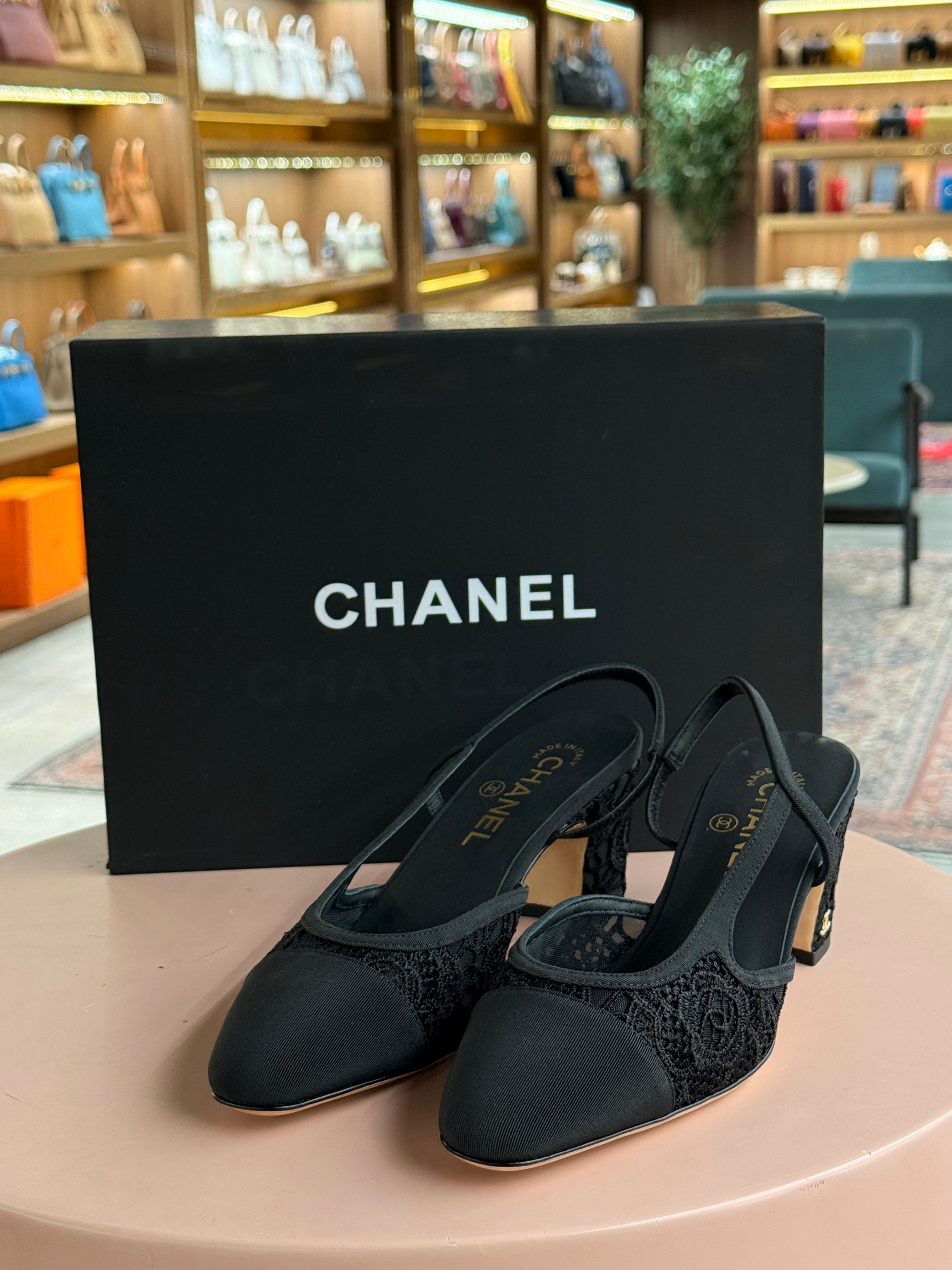 Chanel | Shoes with Back Strap – Fabric – Black – Gold Hardware