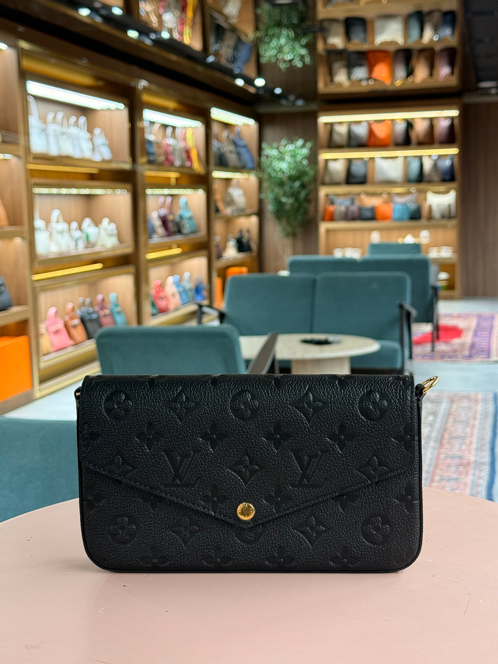 Louis Vuitton | Felicie-Pochette – Epi Leather – Black – Gold Hardware