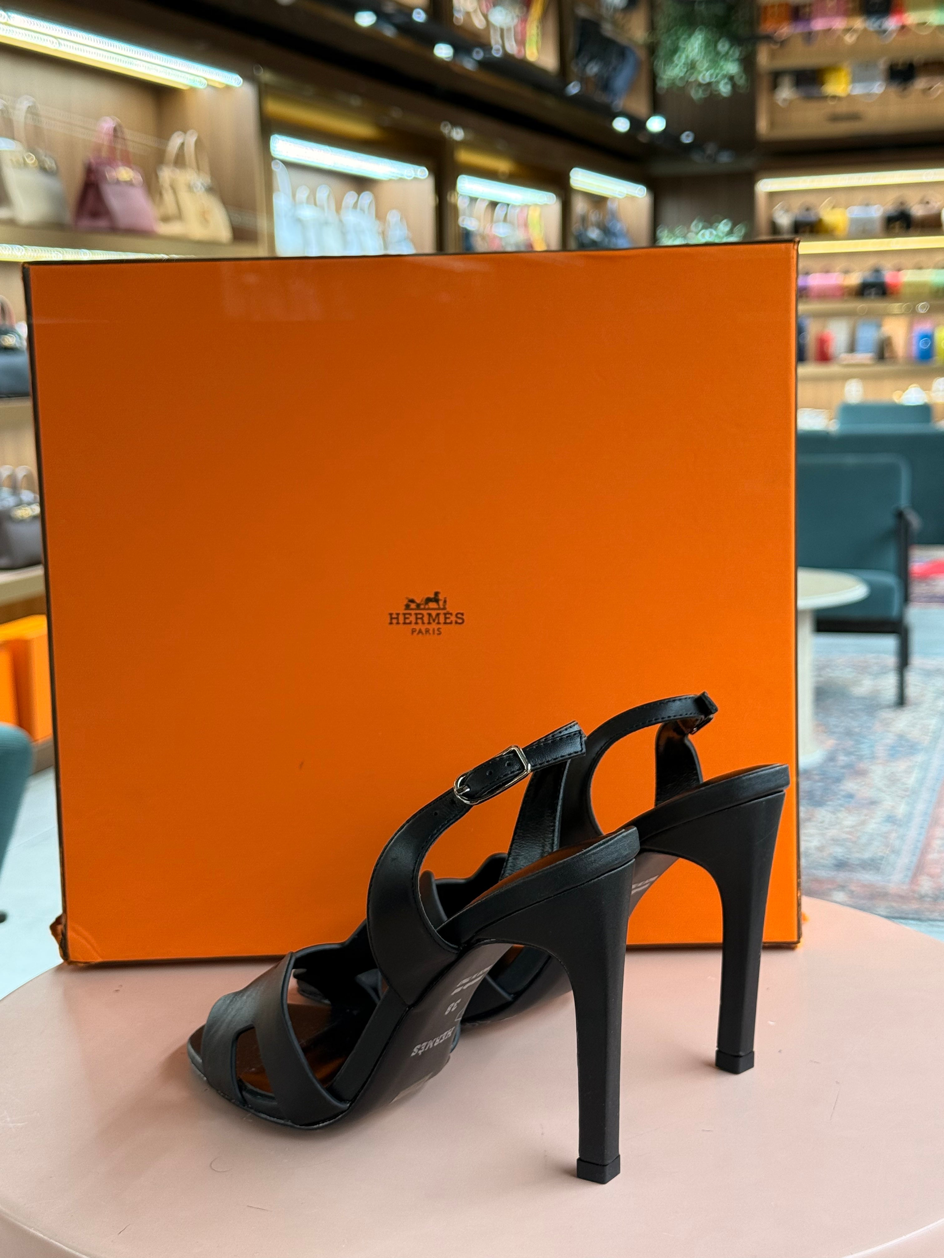 Hermes | Ella-105-Sandal – Leather – Black – Silver Hardware