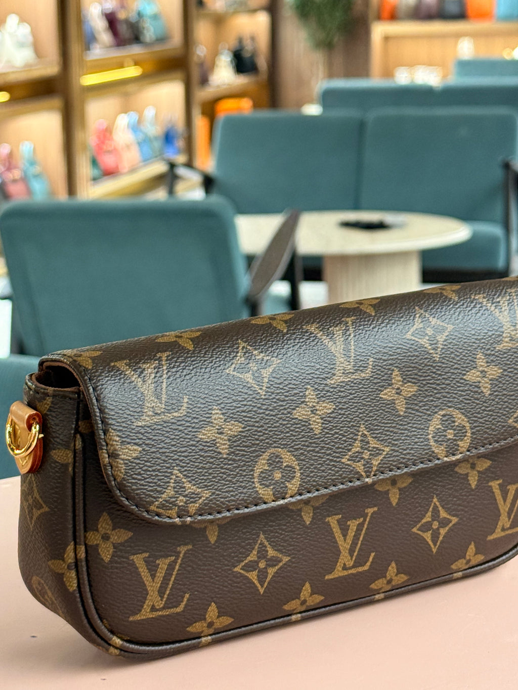 Louis Vuitton | Wallet on Chain Ivy – Canvas – Brown – Gold Hardware