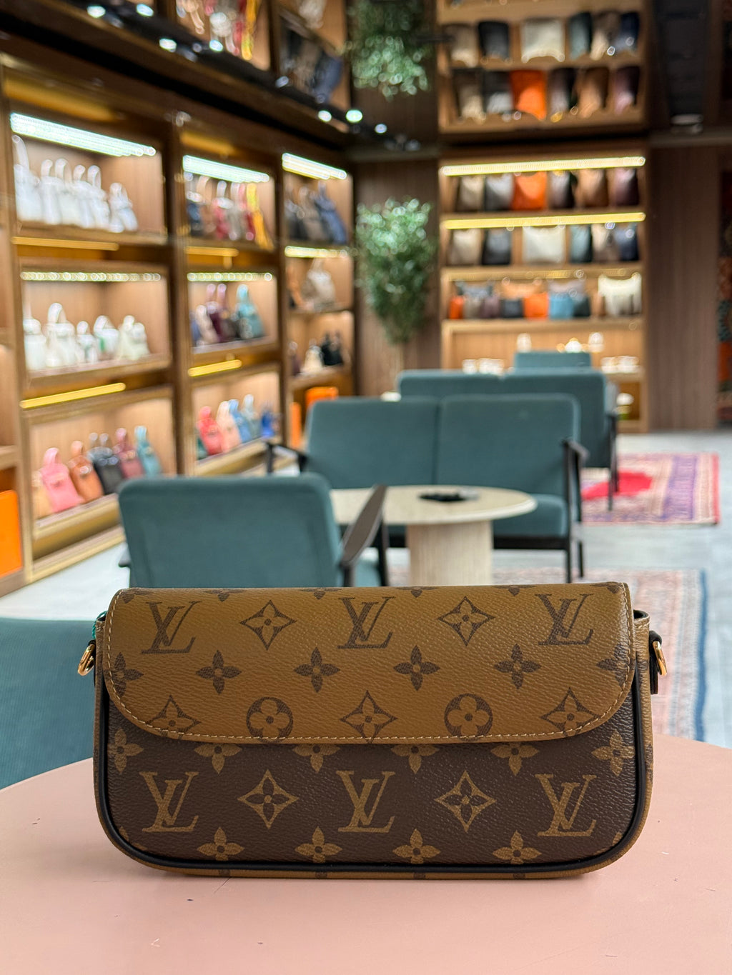 Louis Vuitton | Wallet on Chain (Ivy) – Canvas – Brown – Gold Hardware