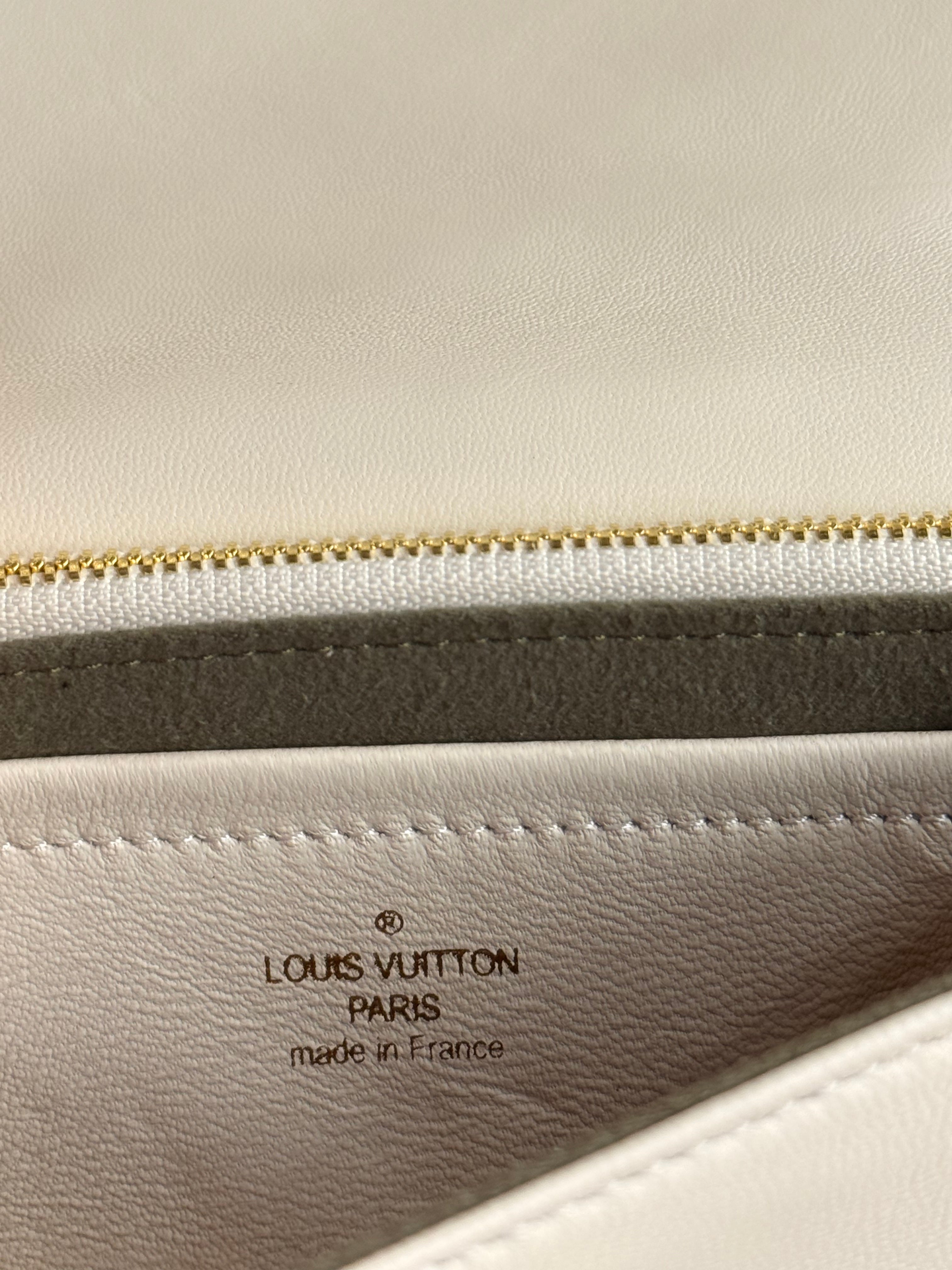 Louis Vuitton | Pochette Coussin – Leather – Cream – Gold Hardware