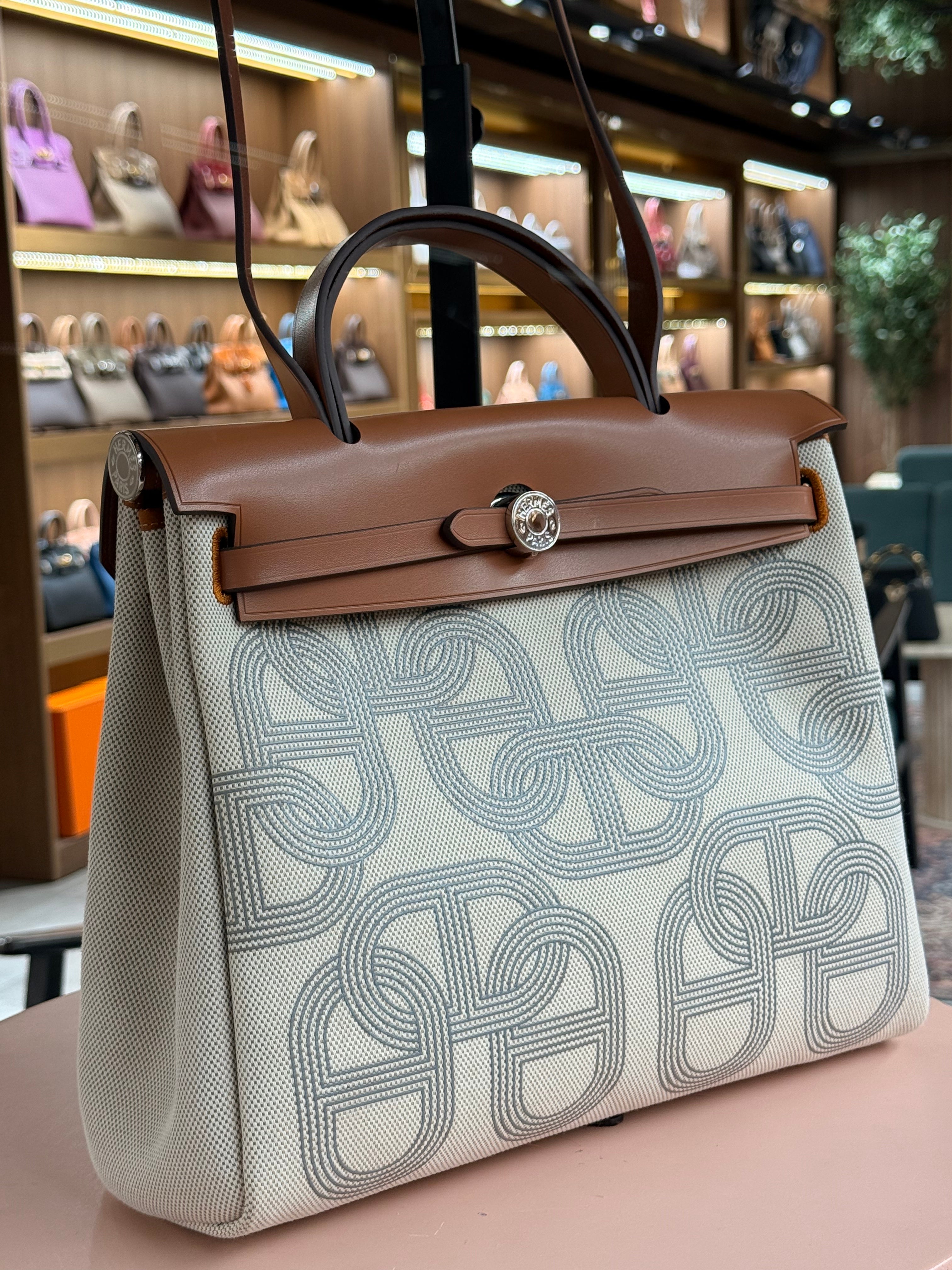 Hermes | Herbag Zip (31) – Canvas – Beige – Silver Hardware