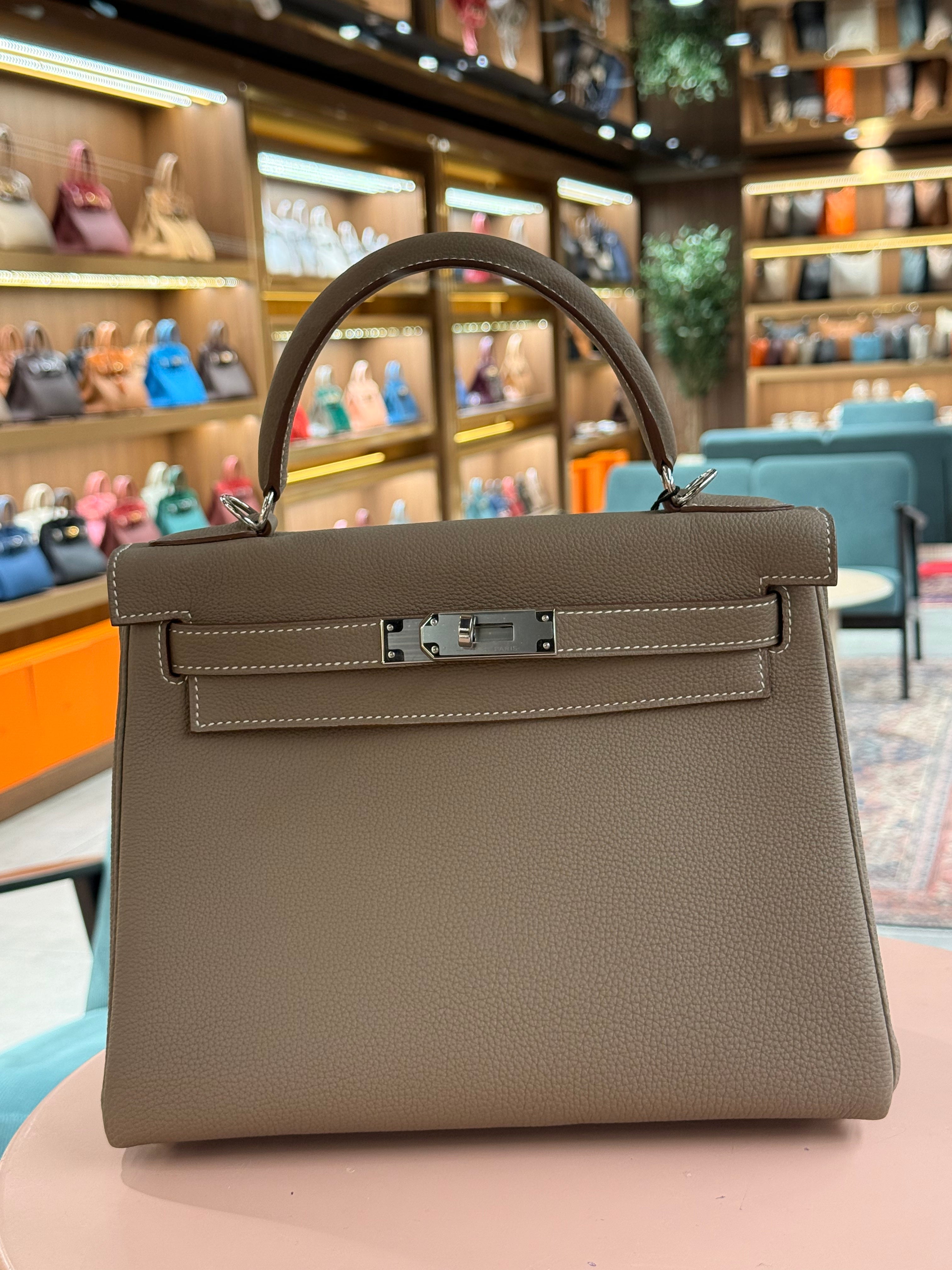 Hermes | Kelly (28) – Togo – Etoupe – Palladium Hardware