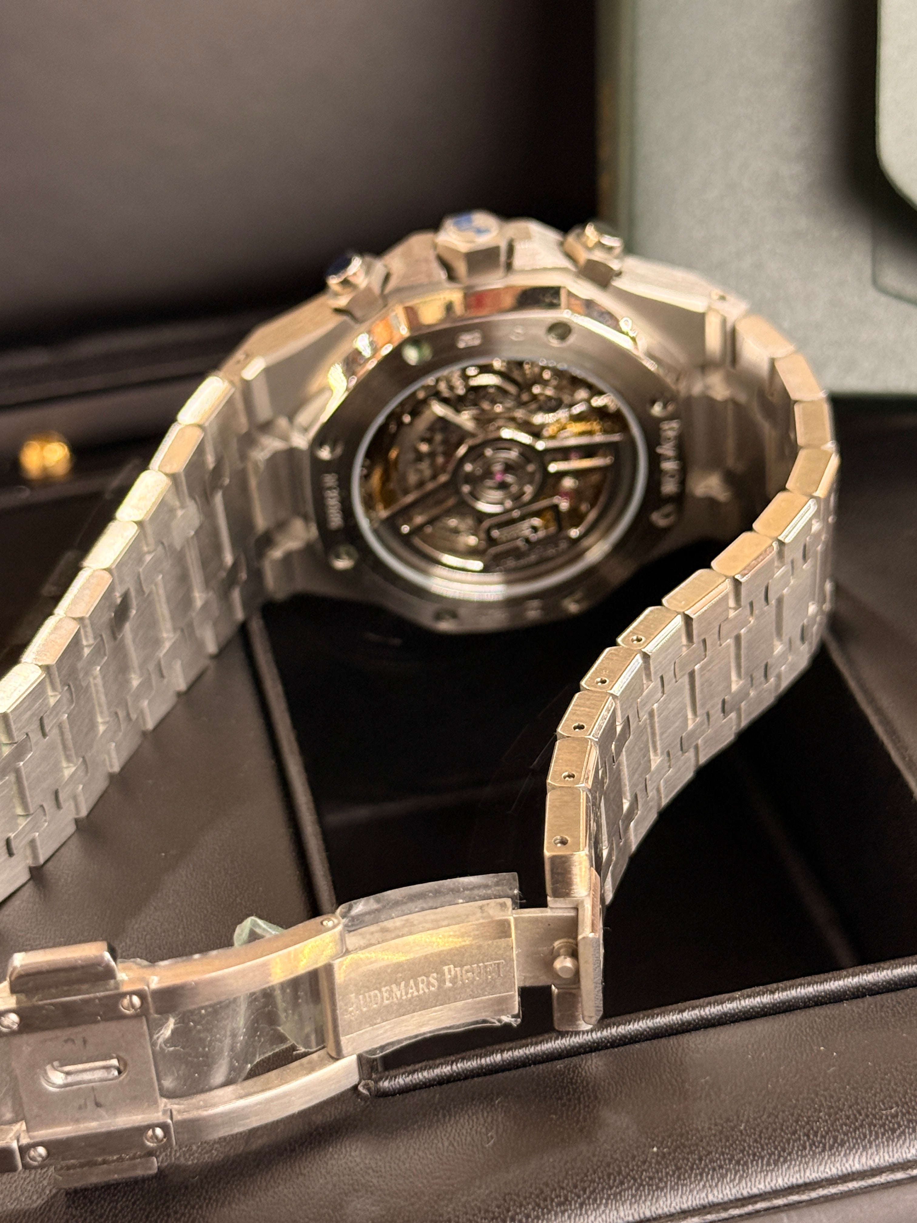 Audemars Piguet | Royal Oak Chronograph – Stainless Steel – Blue – Silver Hardware