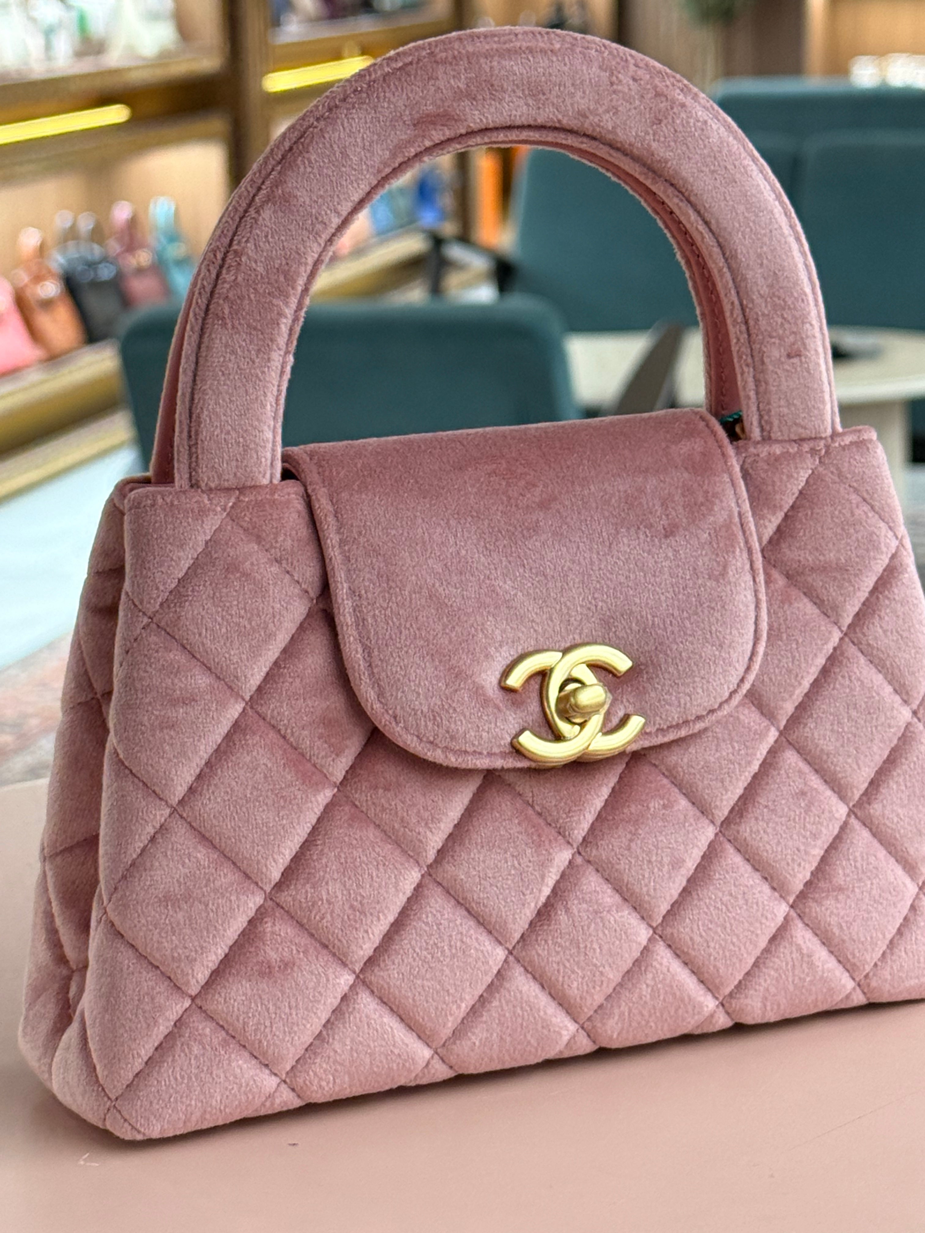 Chanel | Velvet-Quilted-Nano-Kelly-Shopper – Suede – Rose Poudre – Gold Hardware