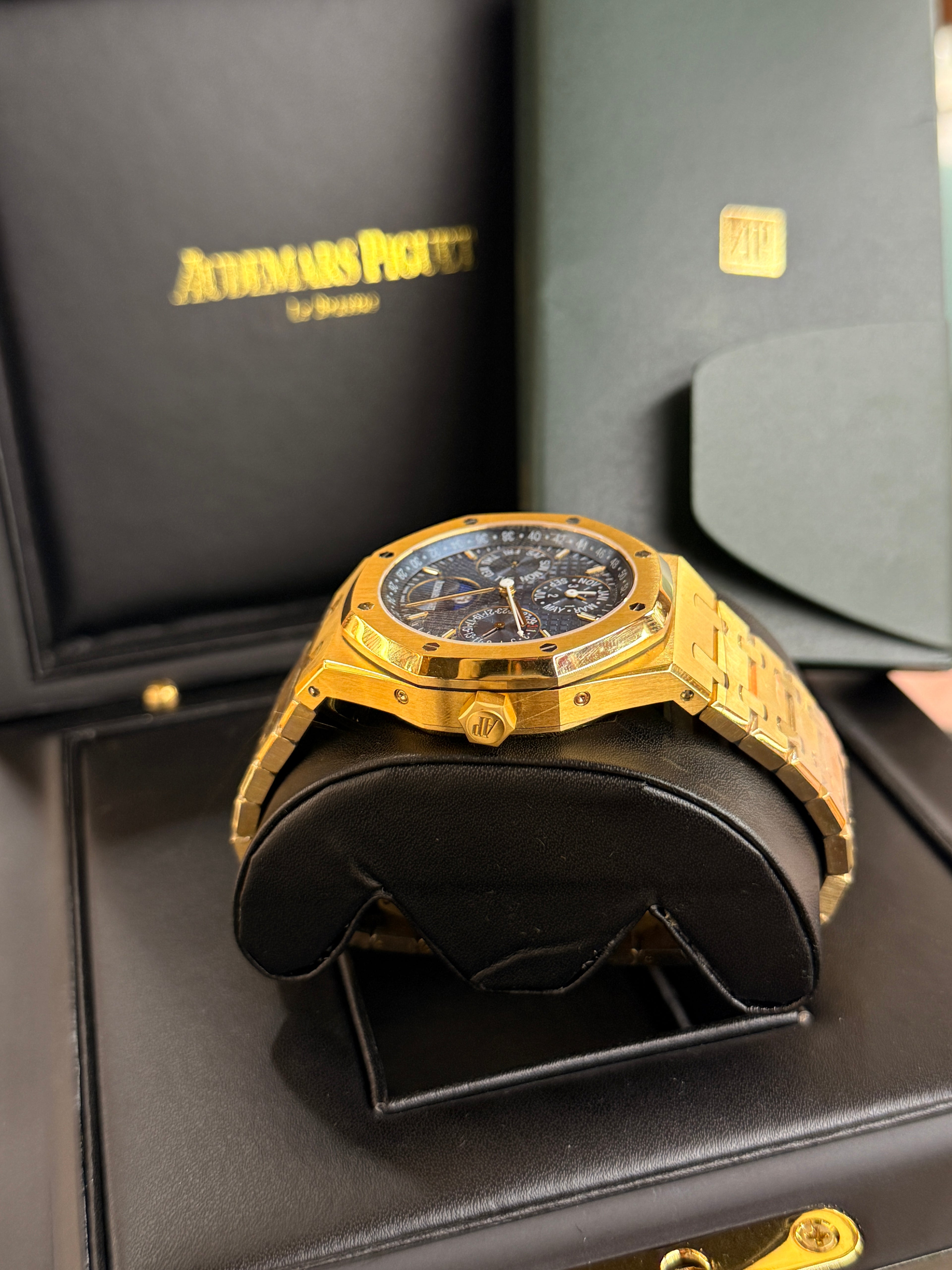 Audemars Piguet | Royal Oak Offshore Chronograph – Stainless Steel – Gold – Gold Hardware