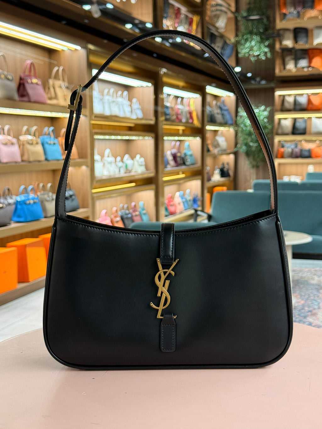 YSL | 5-to-7-Hobo – Leather – Black – Gold Hardware