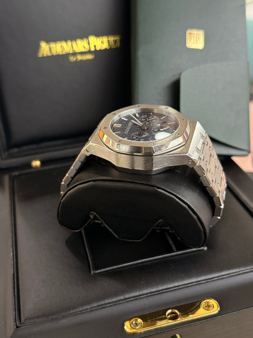 Audemars Piguet | Royal Oak Chronograph – Stainless Steel – Blue – Silver Hardware