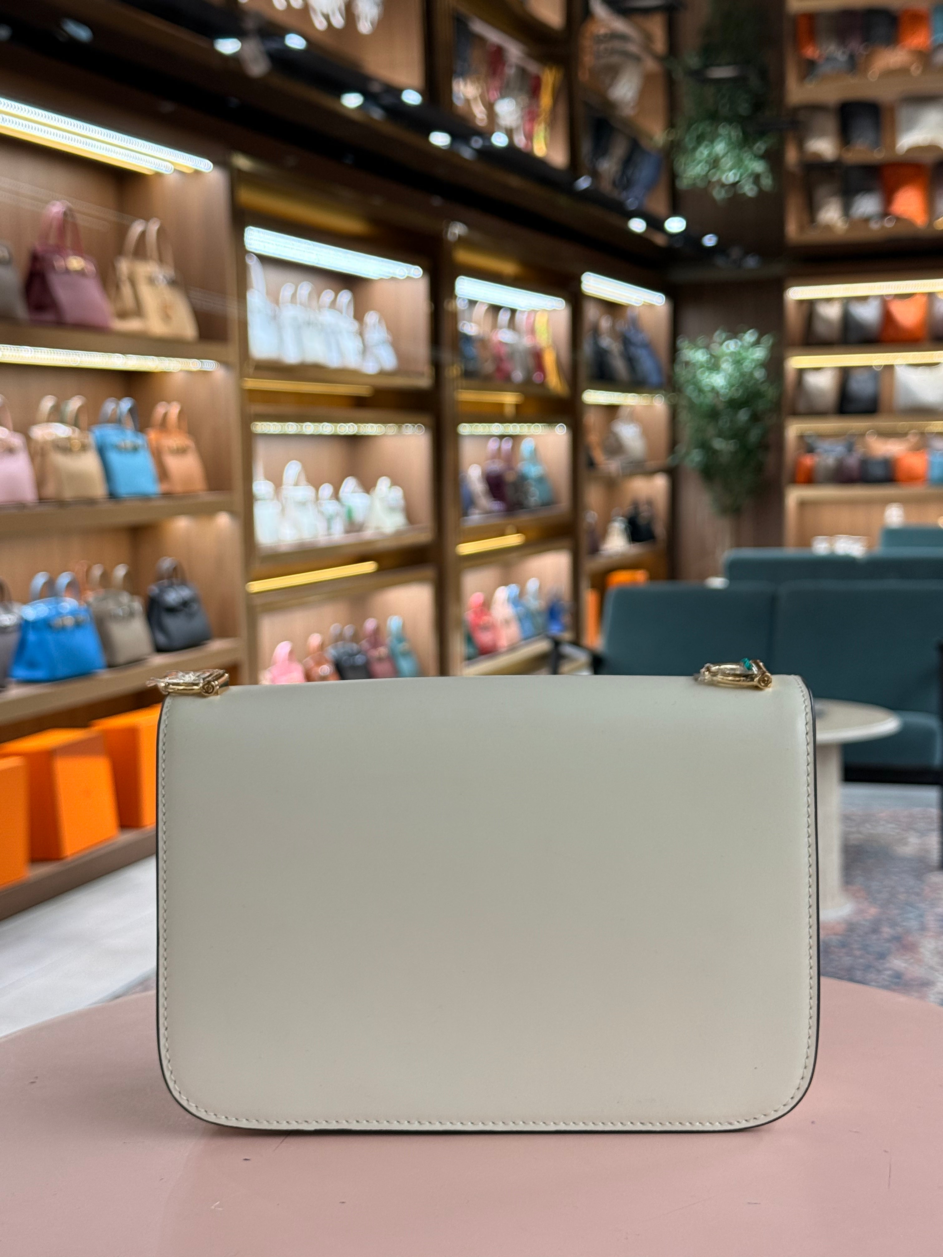 Gucci | Small Siena (Small) – Leather – Ivory – Gold Hardware