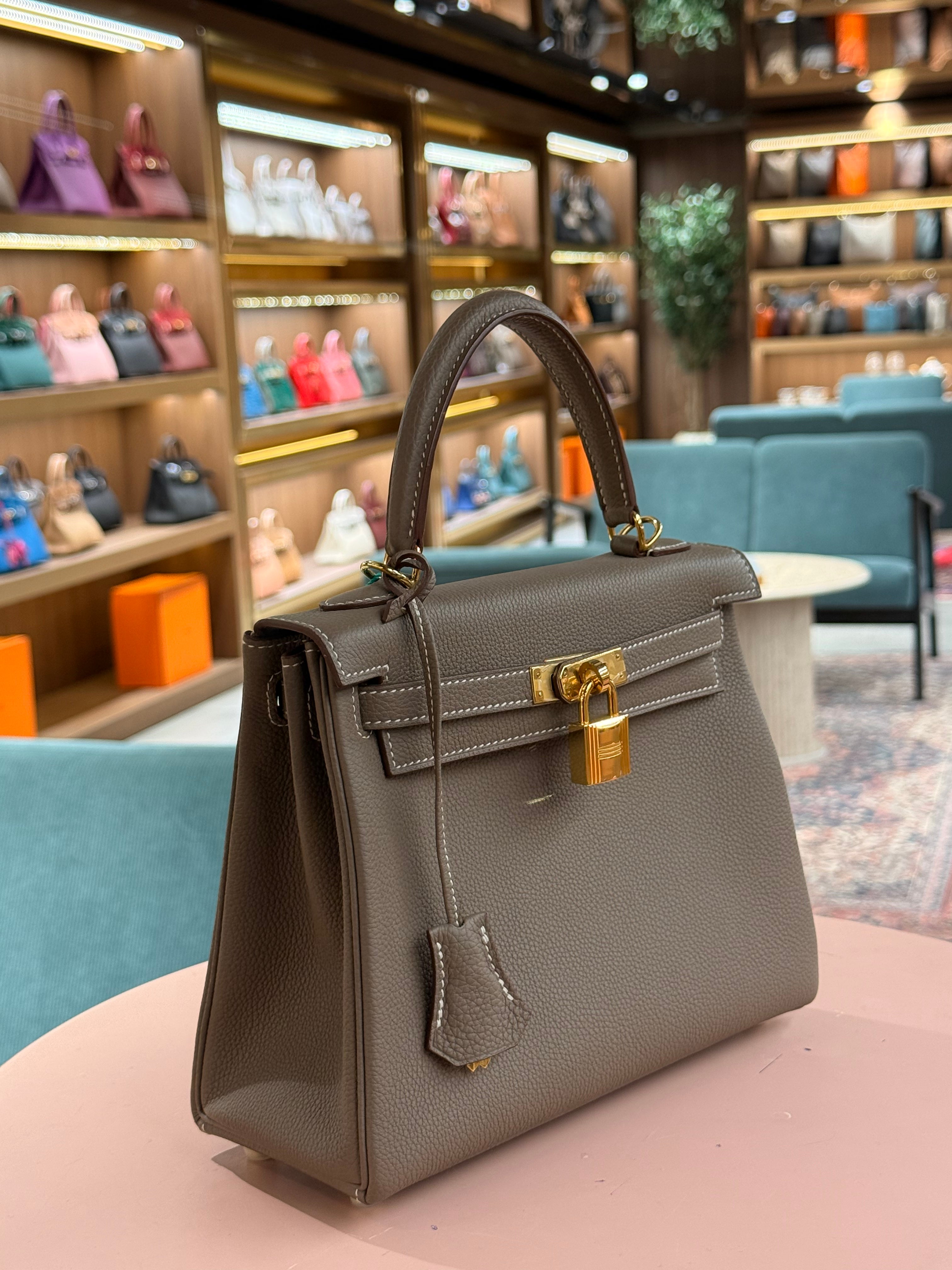Hermes | Kelly (25) – Togo – Etoupe – Gold Hardware