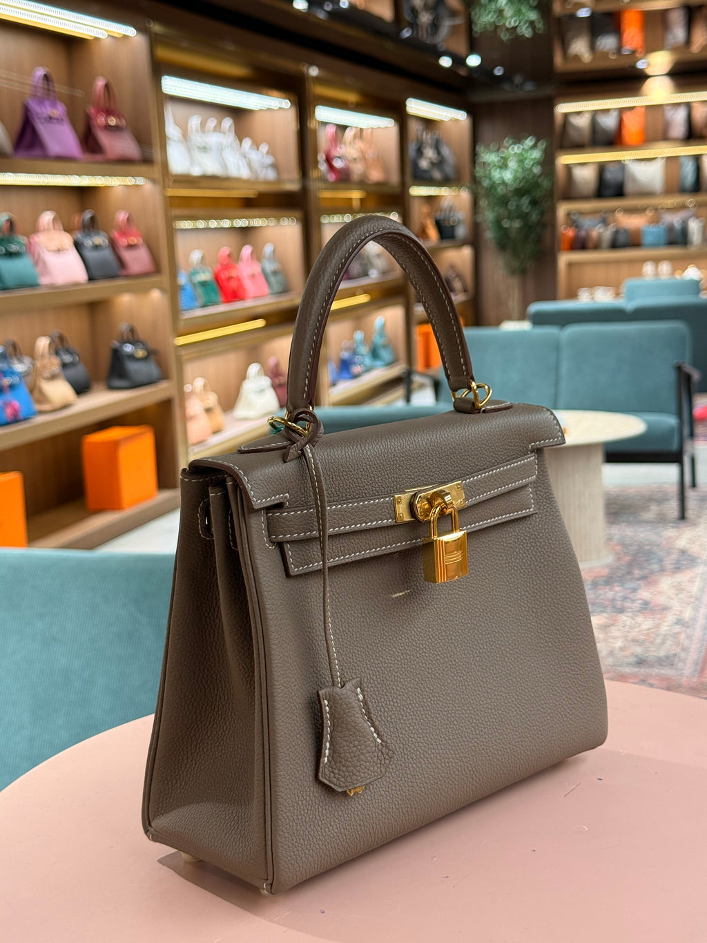 Hermes | Kelly (25) – Togo – Etoupe – Gold Hardware