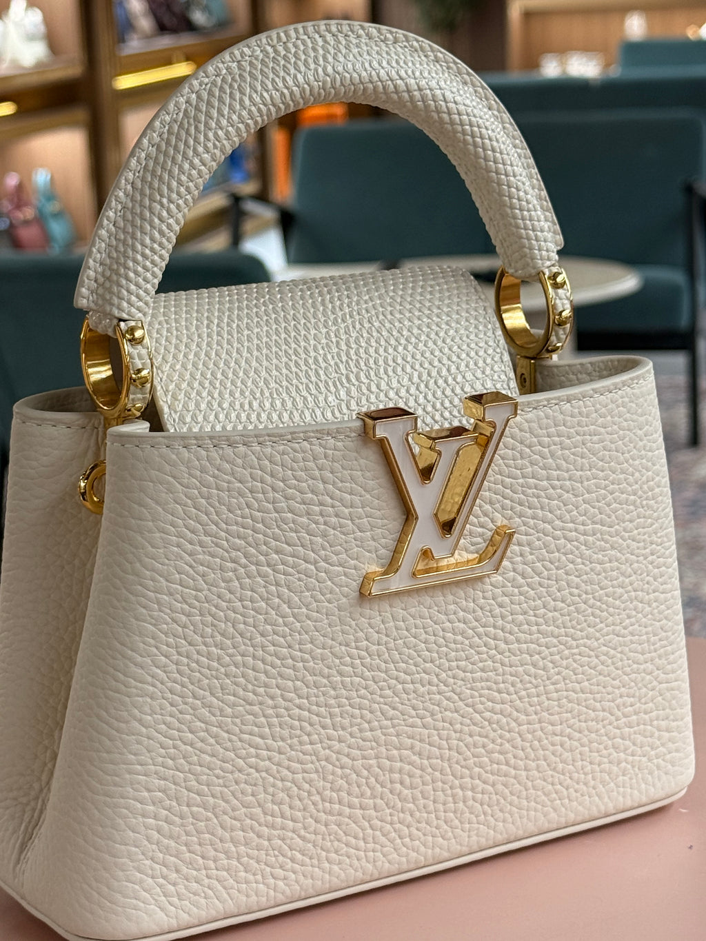 Louis Vuitton | Capucines (Mini) – Leather – Cream – Gold Hardware