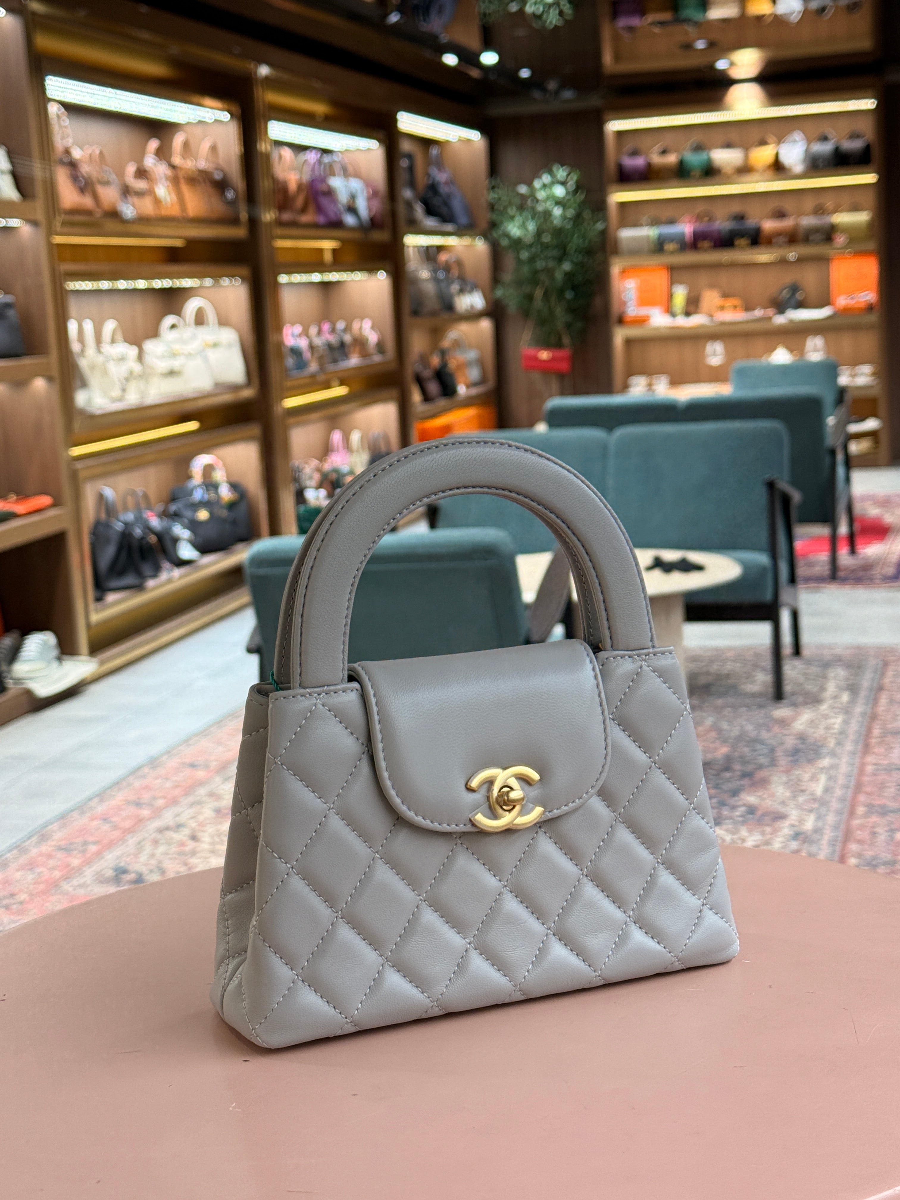 Chanel | Coco Handle – Lambskin – Grey – Gold Hardware