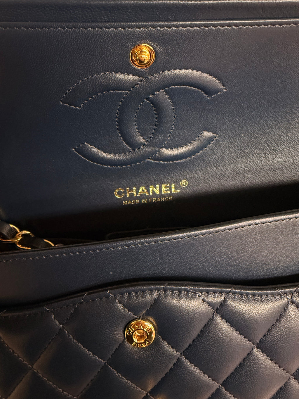 Chanel | Classic Flap Bag – Lambskin – Navy – Gold Hardware