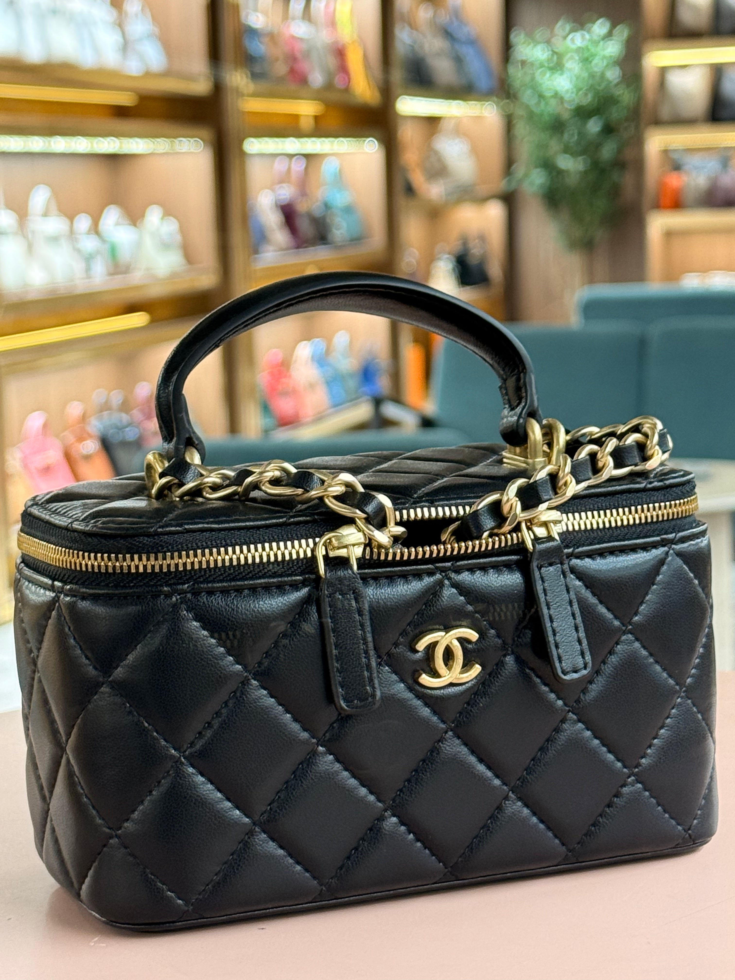 Chanel | Vanity (Small) – Lambskin – Black – Gold Hardware