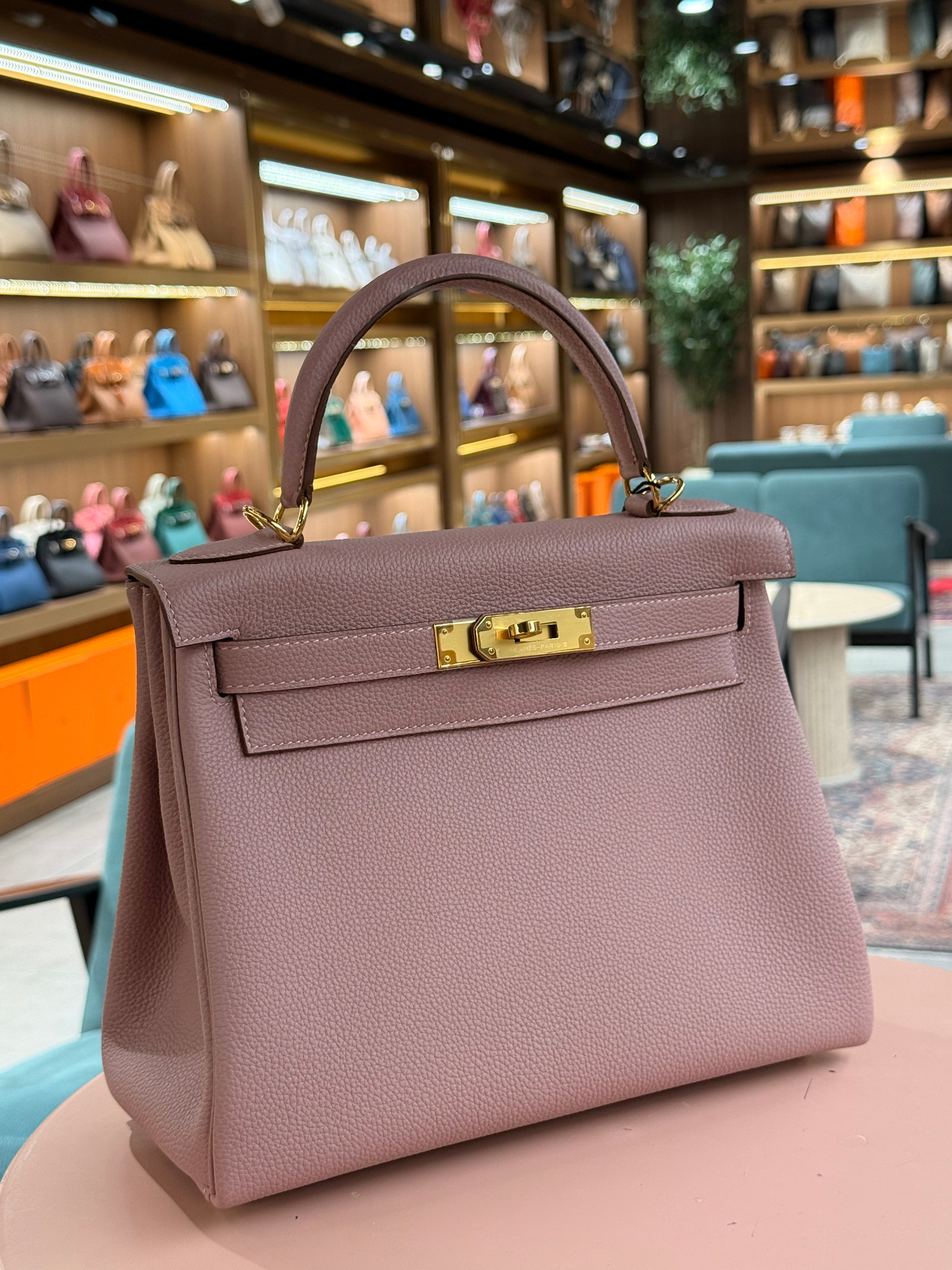 Hermes | Kelly (28) – Togo – Rose Poudre – Gold Hardware