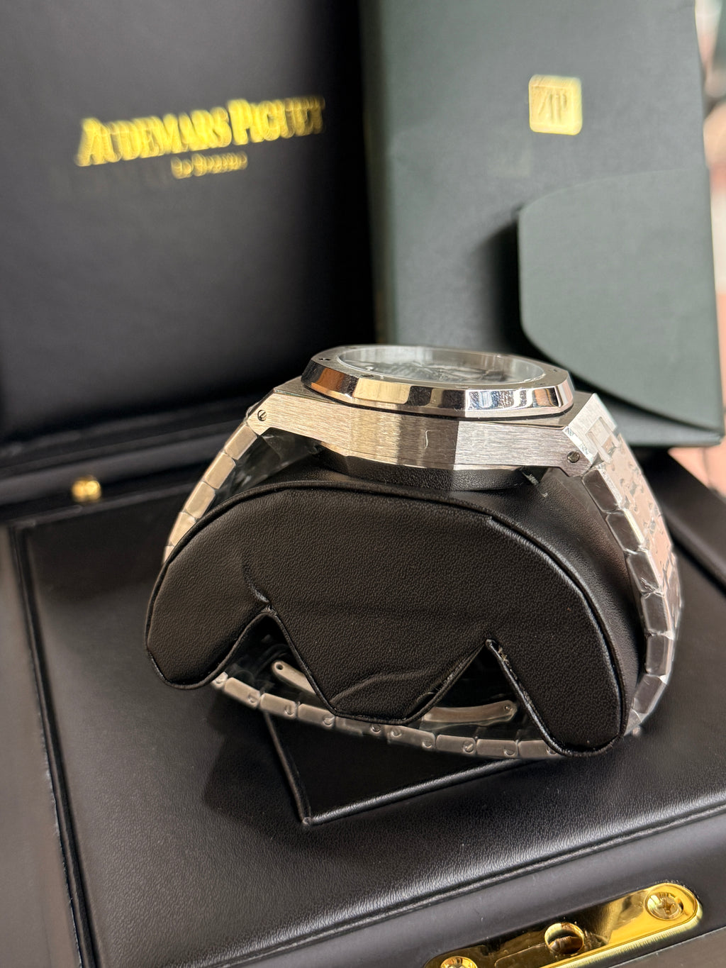 Audemars Piguet | Royal Oak Chronograph – Stainless Steel – Silver – Silver Hardware