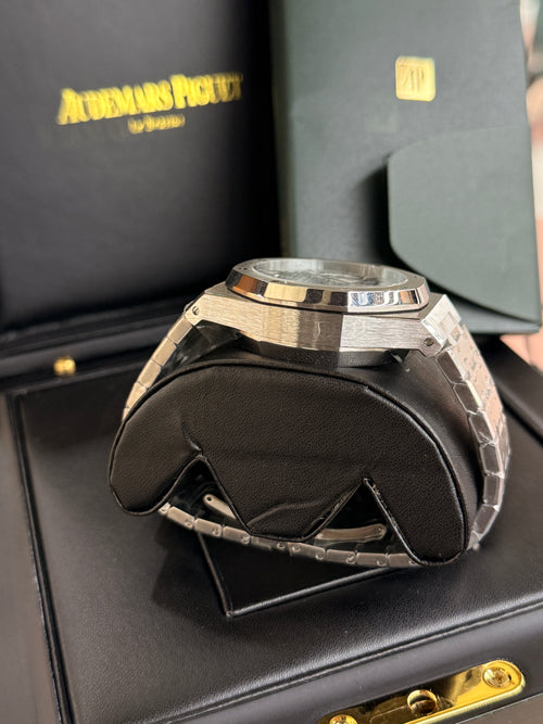 Audemars Piguet | Royal Oak Chronograph – Stainless Steel – Silver – Silver Hardware