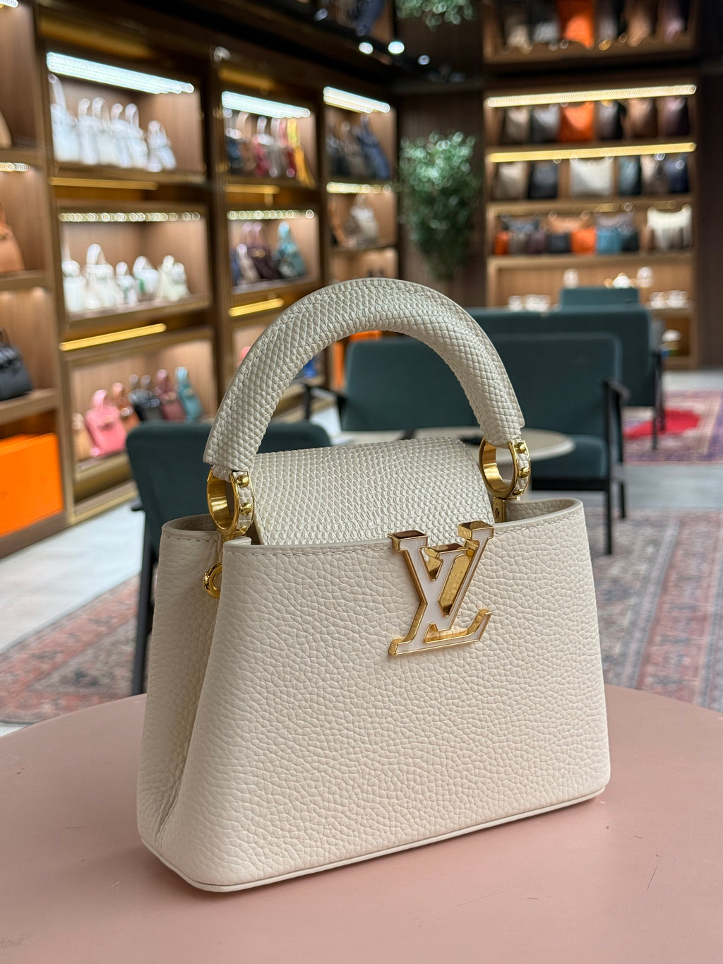Louis Vuitton | Capucines (Mini) – Leather – Cream – Gold Hardware