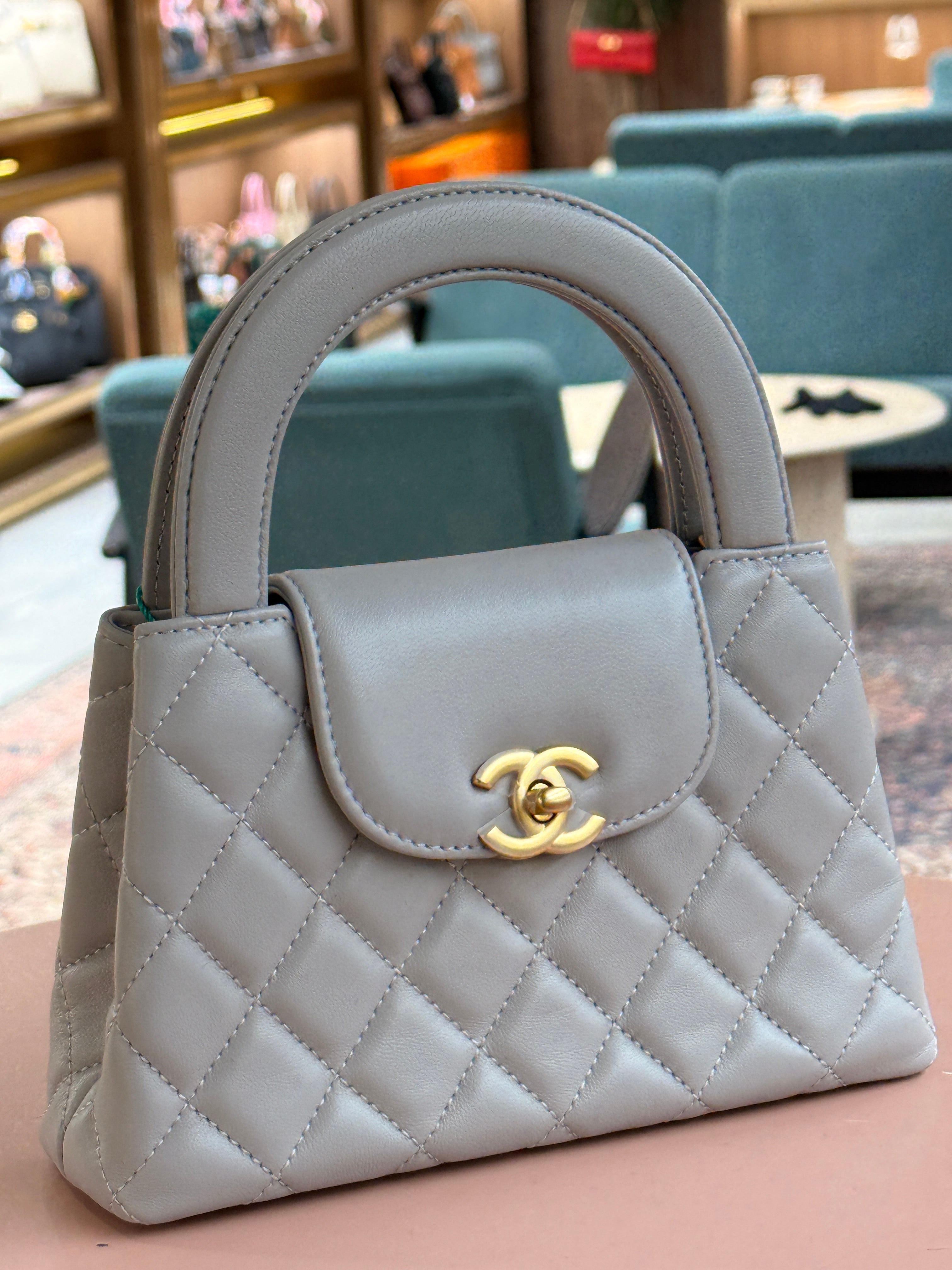 Chanel | Coco Handle – Lambskin – Grey – Gold Hardware