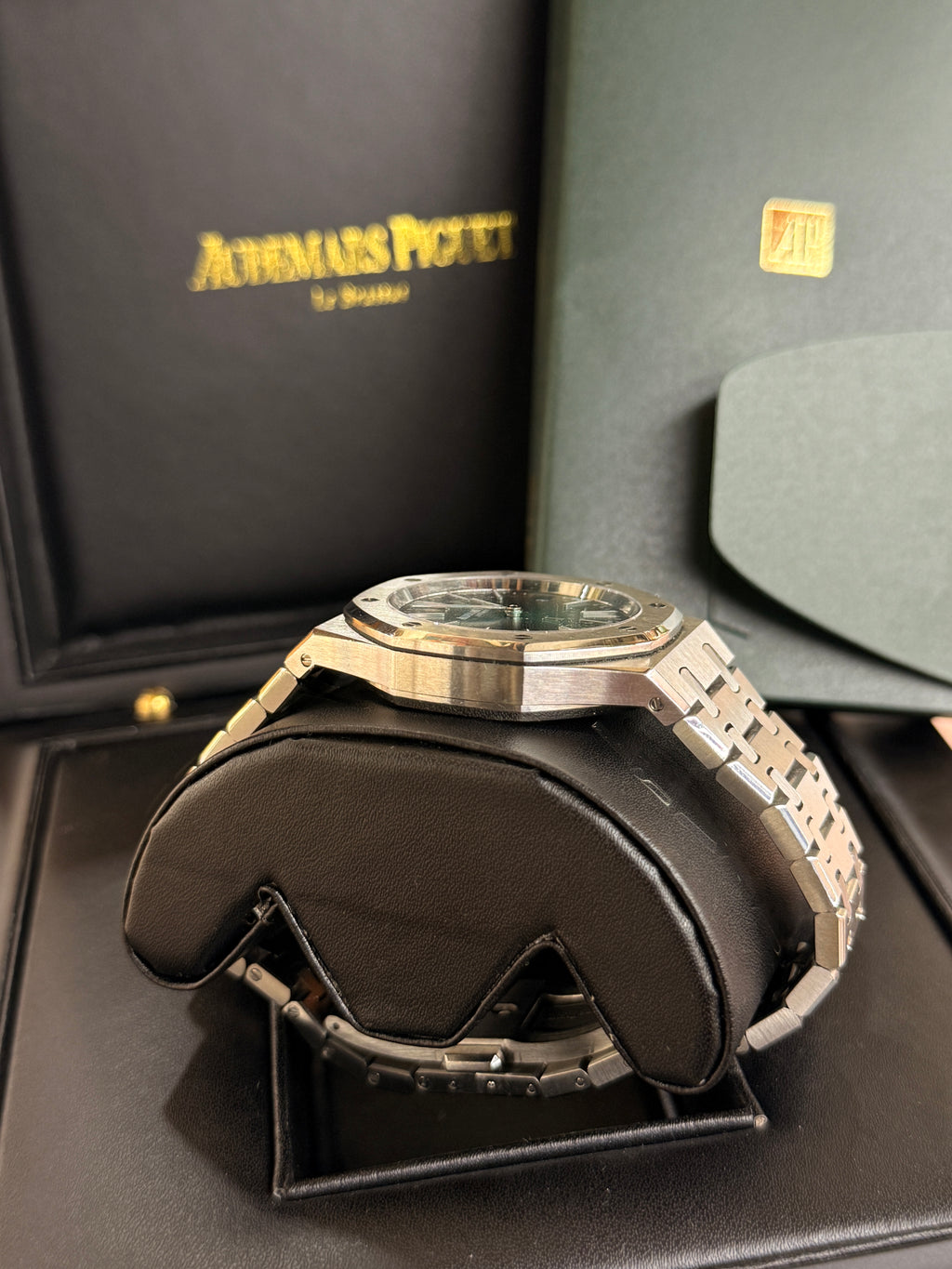 Audemars Piguet | Royal Oak – Stainless Steel – Green – Silver Hardware