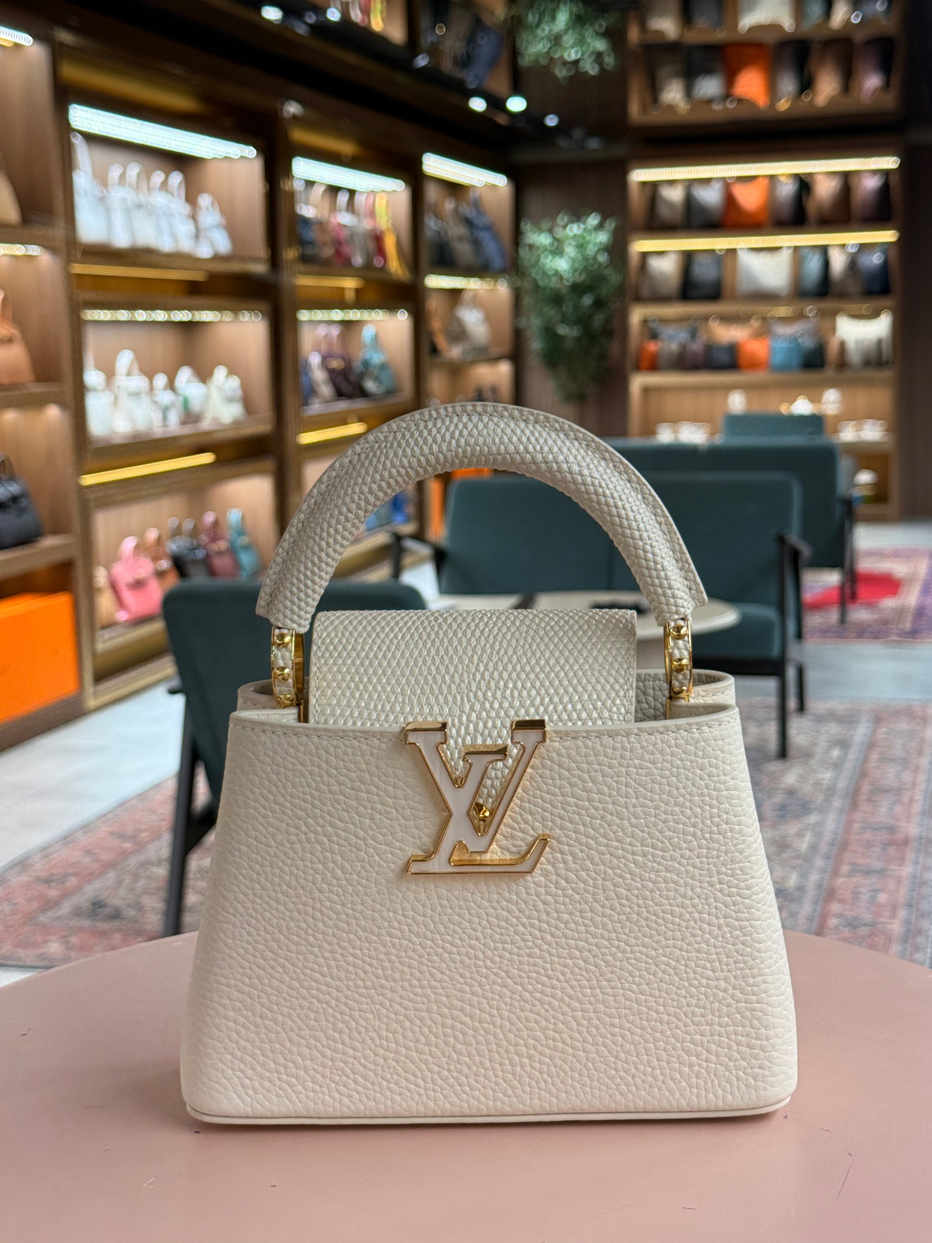 Louis Vuitton | Capucines (Mini) – Leather – Cream – Gold Hardware