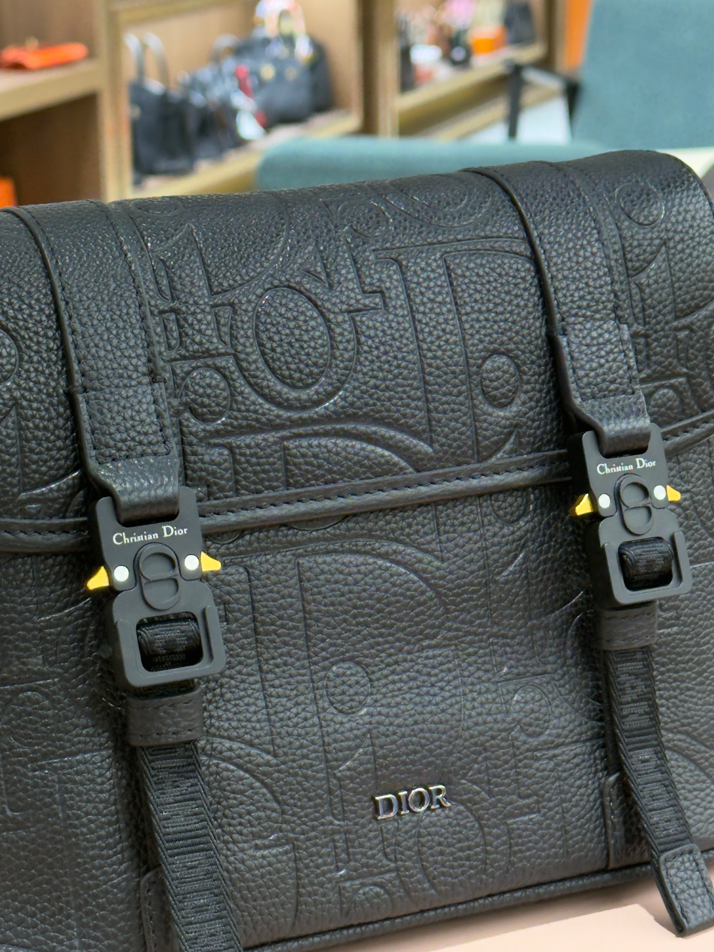 Dior | Hit The Road Messenger (20) – Leather – Black – Gold Hardware