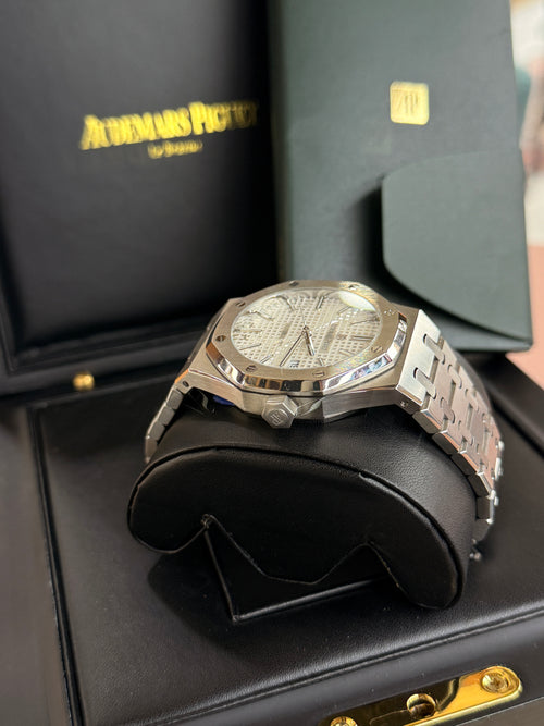 Audemars Piguet | Royal Oak – Stainless Steel – Silver – Silver Hardware