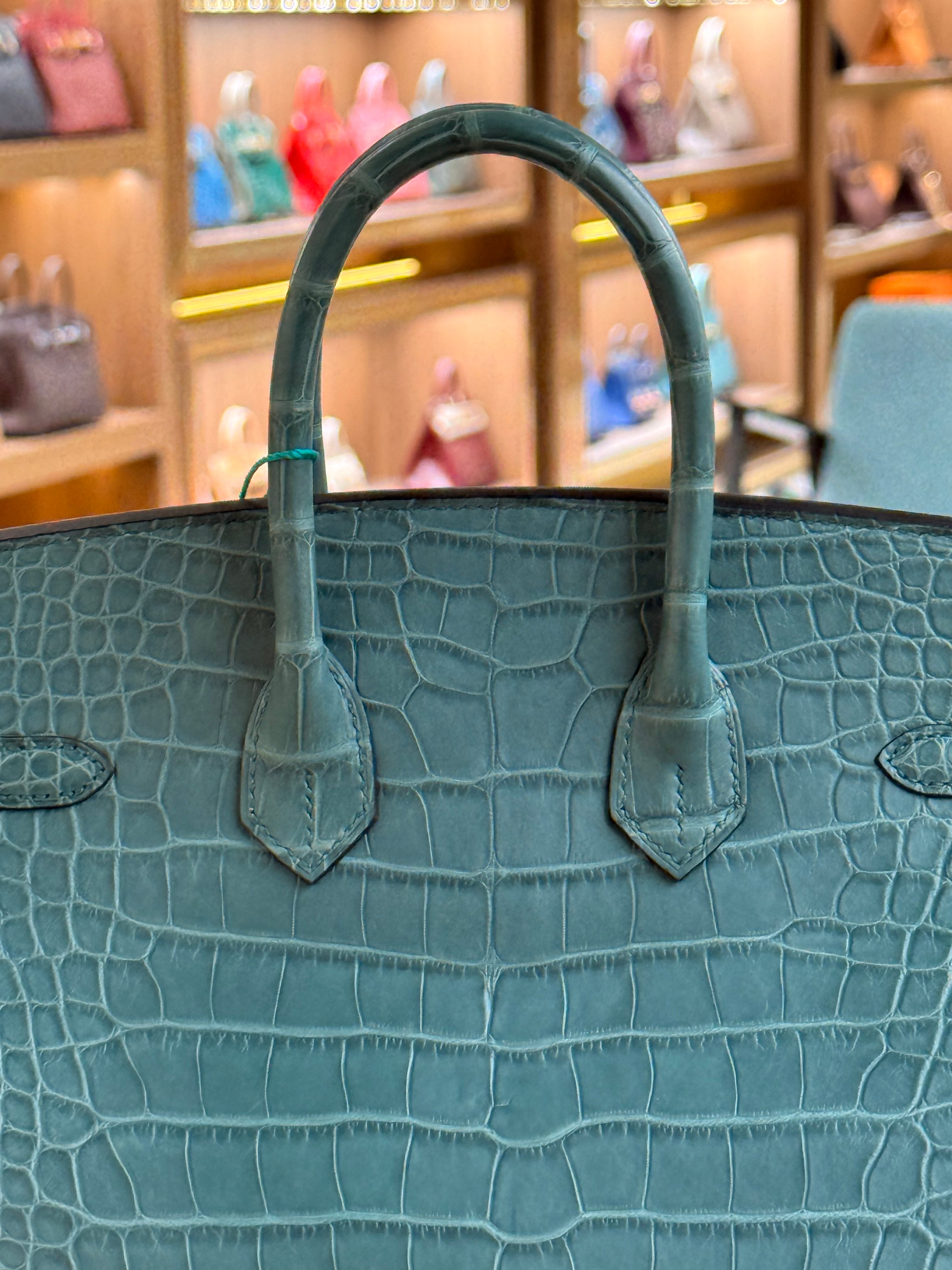 Hermes | Birkin (25) – Crocodile – Bleu Brume – Gold Hardware