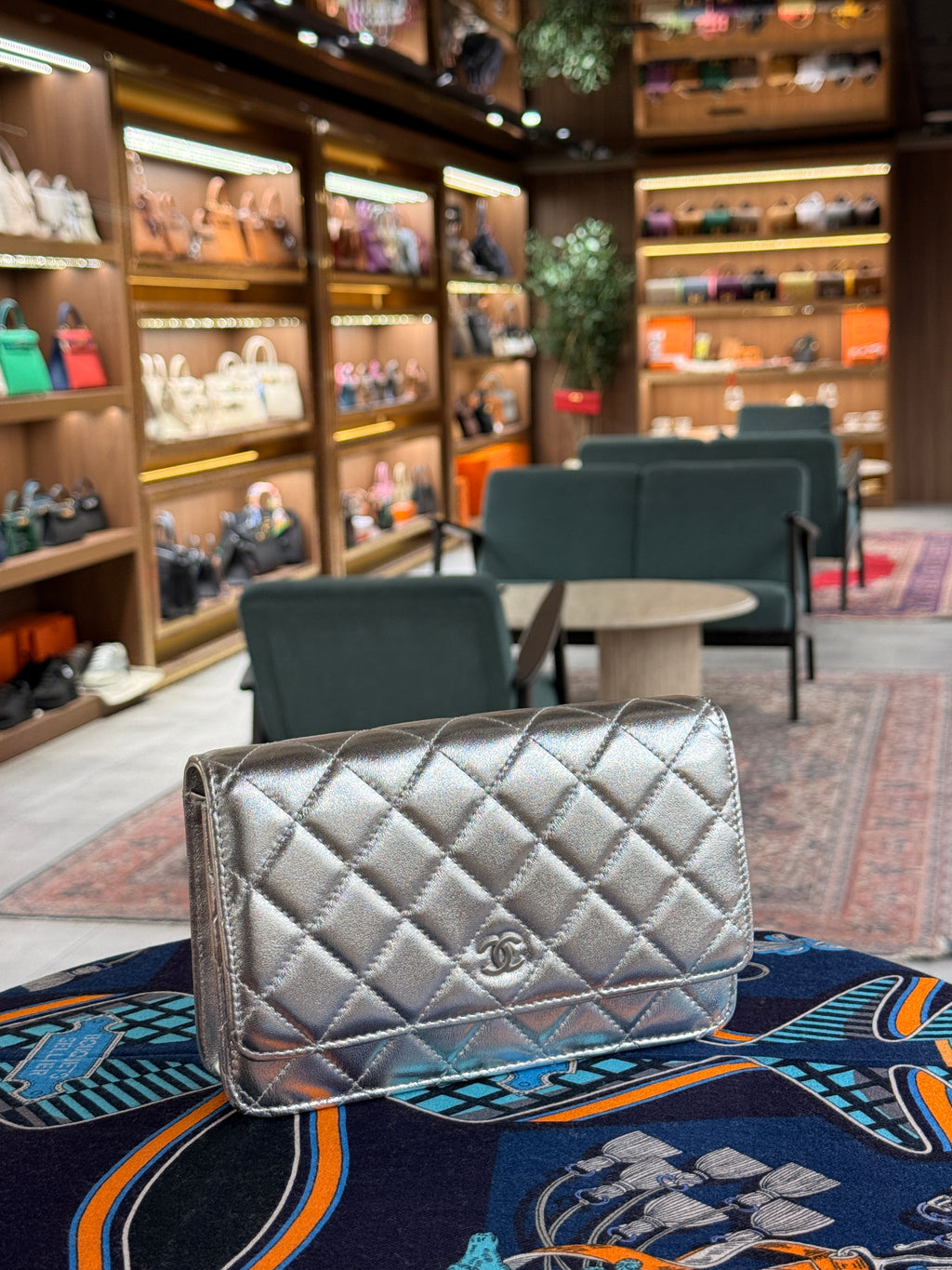 Chanel | Wallet on Chain (20) – Lambskin – Silver – Gold Hardware
