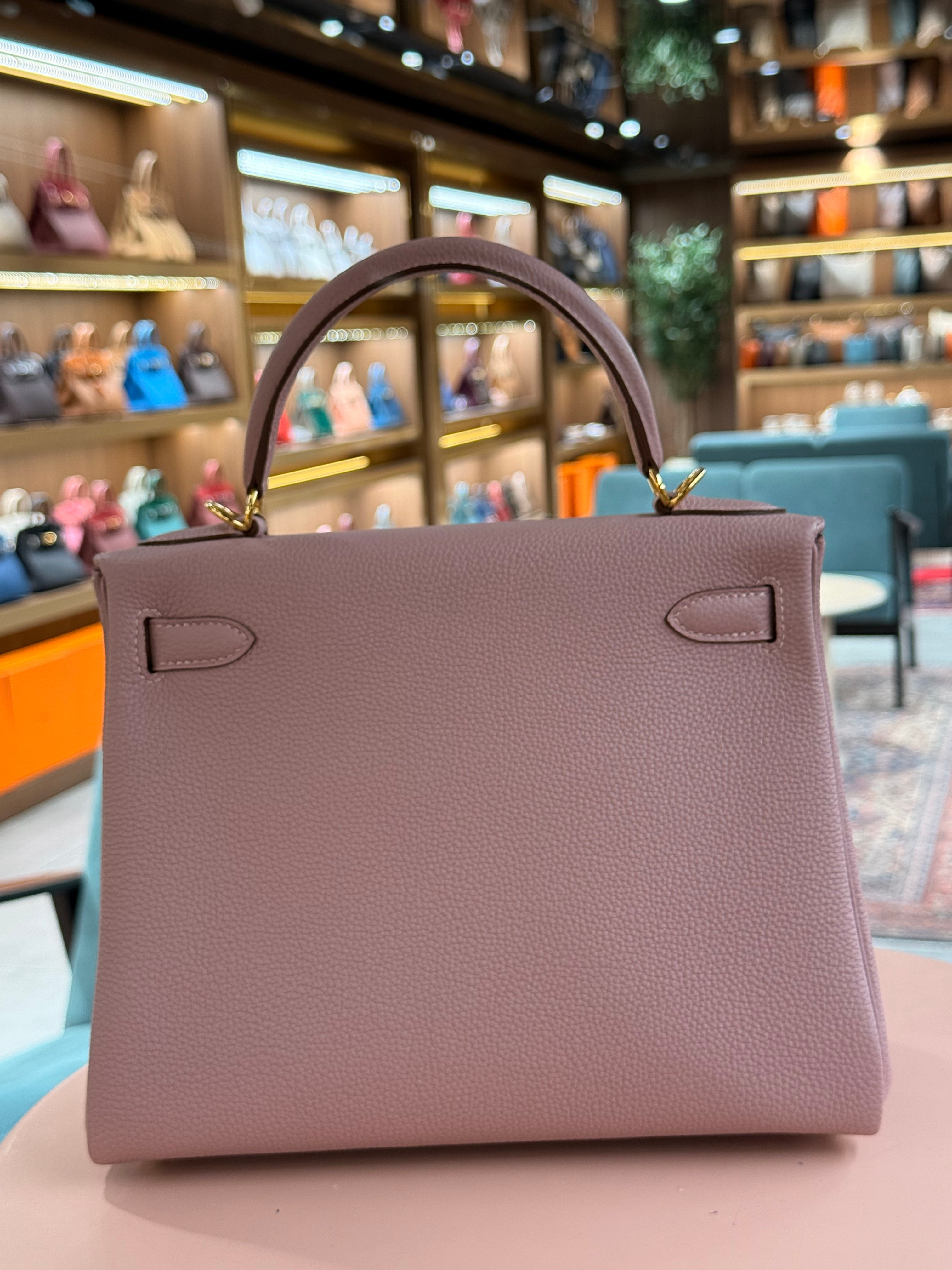 Hermes | Kelly (28) – Togo – Rose Poudre – Gold Hardware