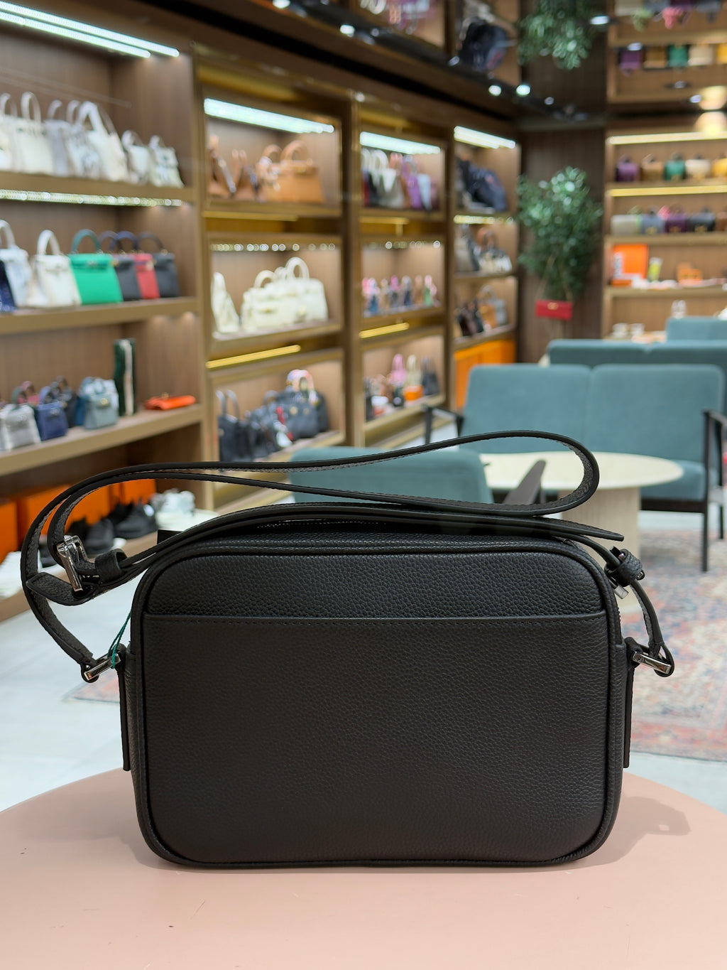 Dior | Icon Zipped Messenger Bag (20) – Leather – Black – Gold Hardware