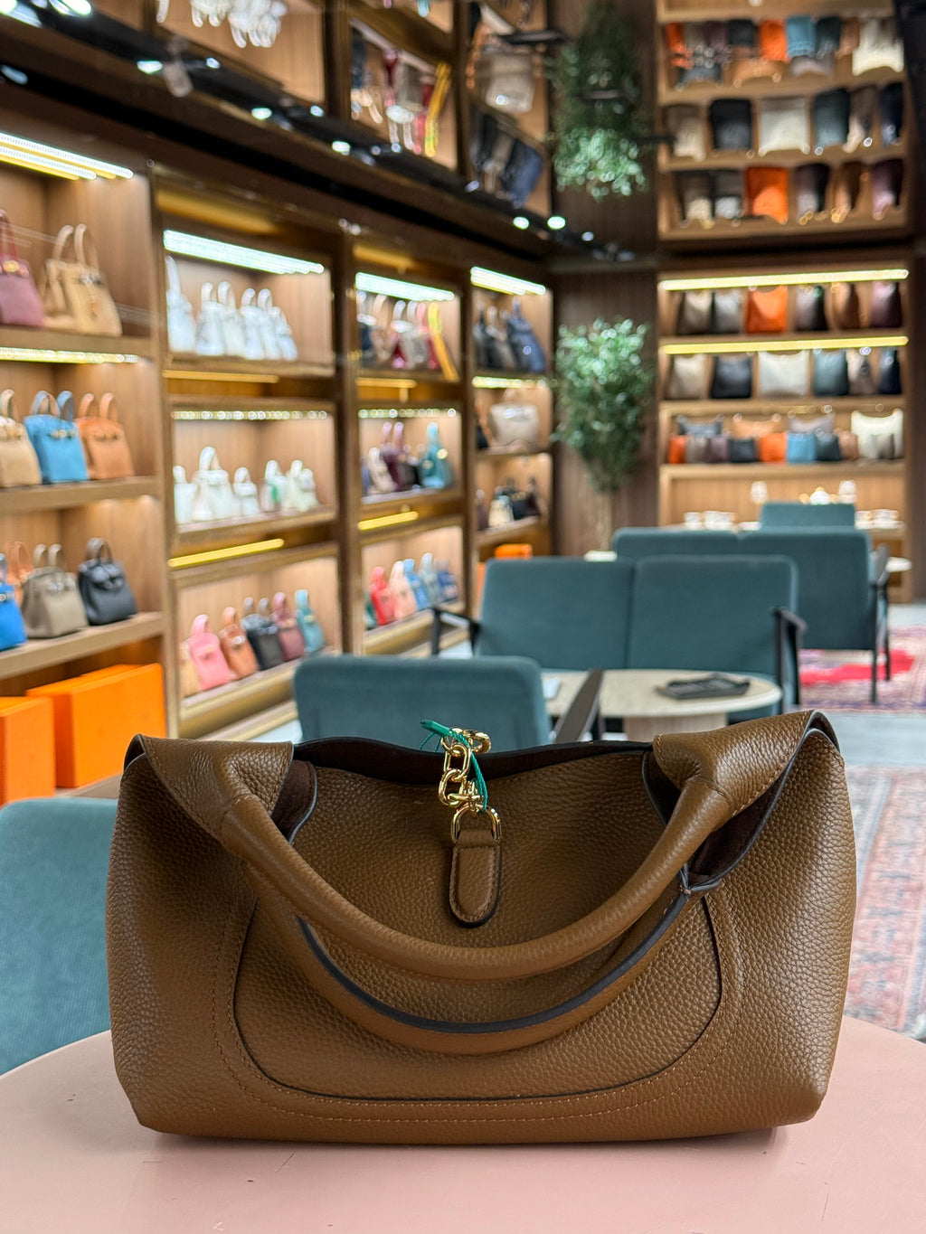 Gucci | Softbit Maxi Shoulder Bag – Leather – Brown – Gold Hardware