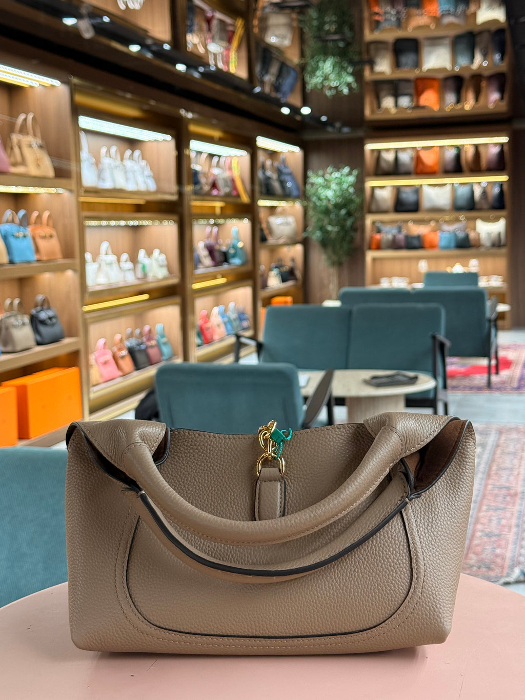 Gucci | Softbit Maxi Shoulder Bag – Leather – Beige – Gold Hardware
