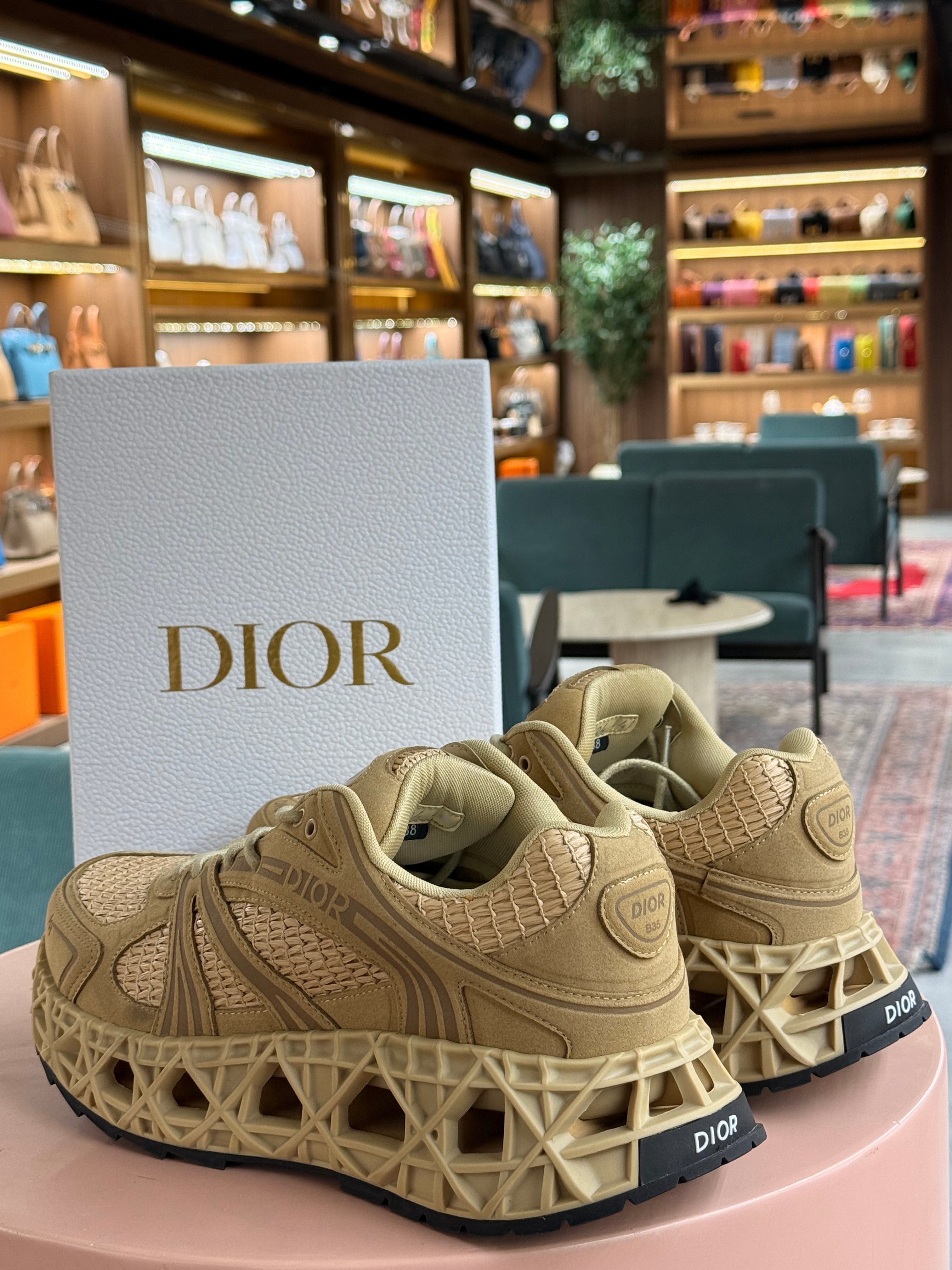 Dior | B23 Sneakers – Textile – Beige – Black Hardware