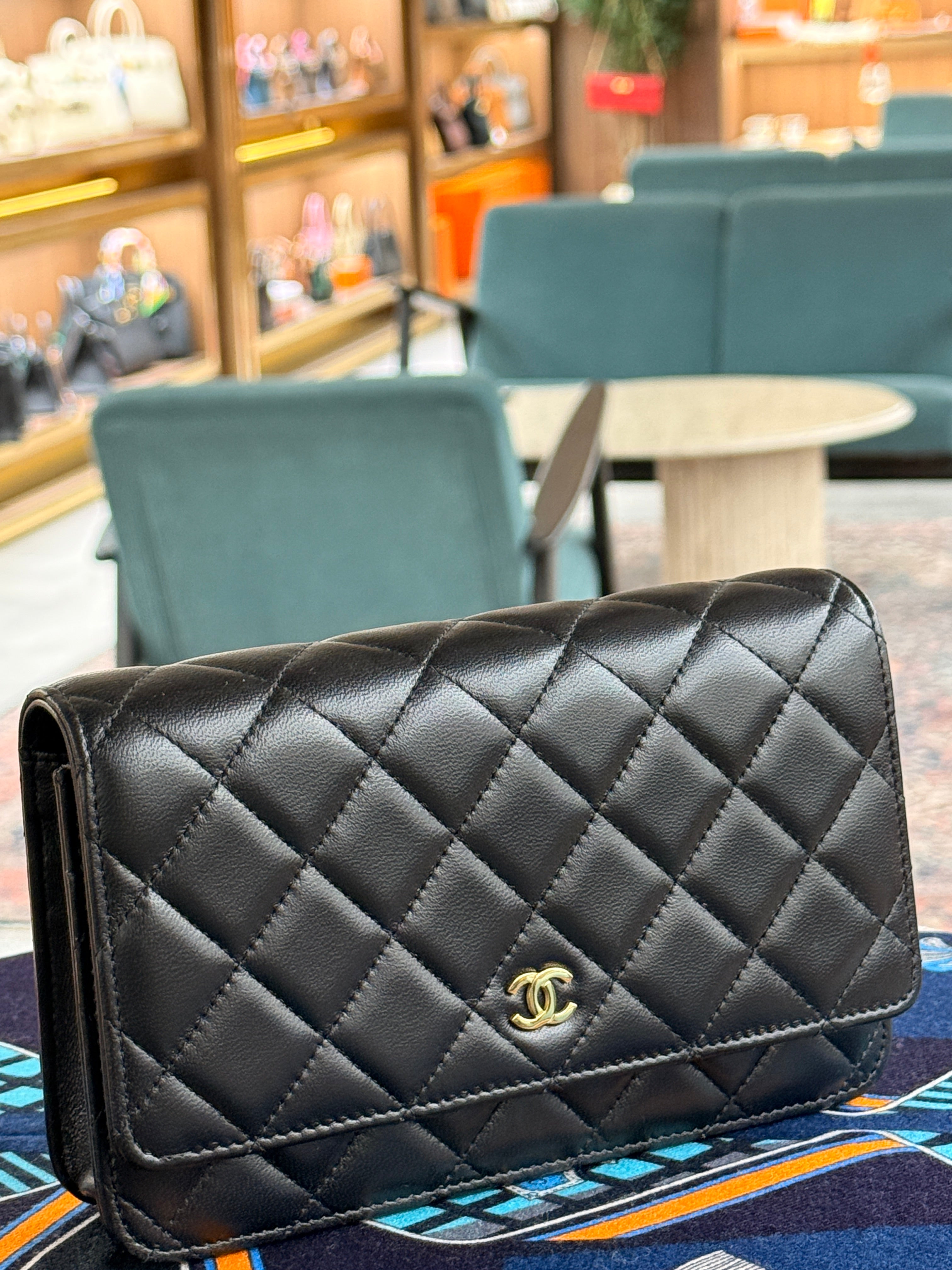 Chanel | Wallet on Chain (20) – Lambskin – Black – Gold Hardware