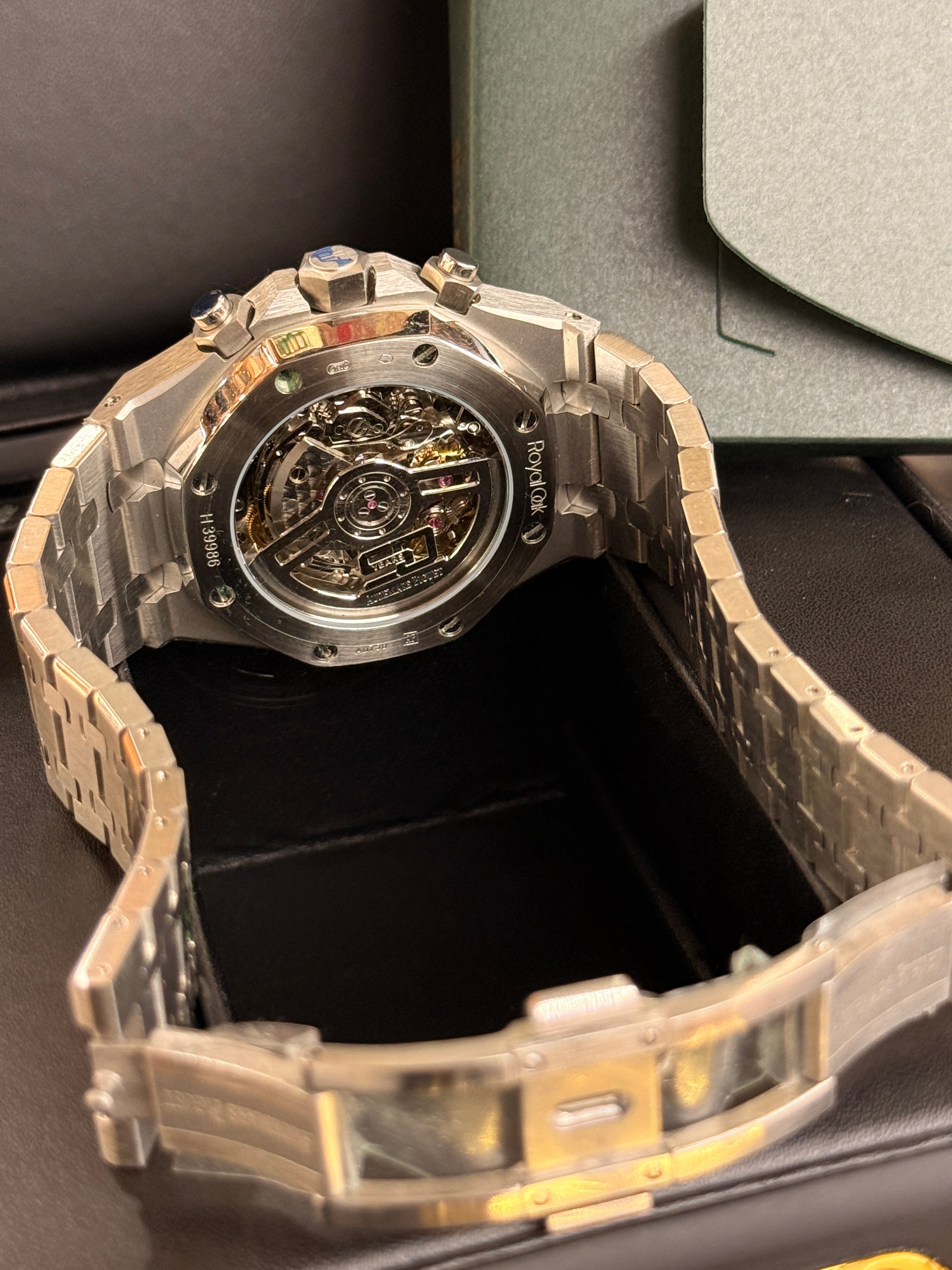 Audemars Piguet | Royal Oak Chronograph – Stainless Steel – Blue – Silver Hardware