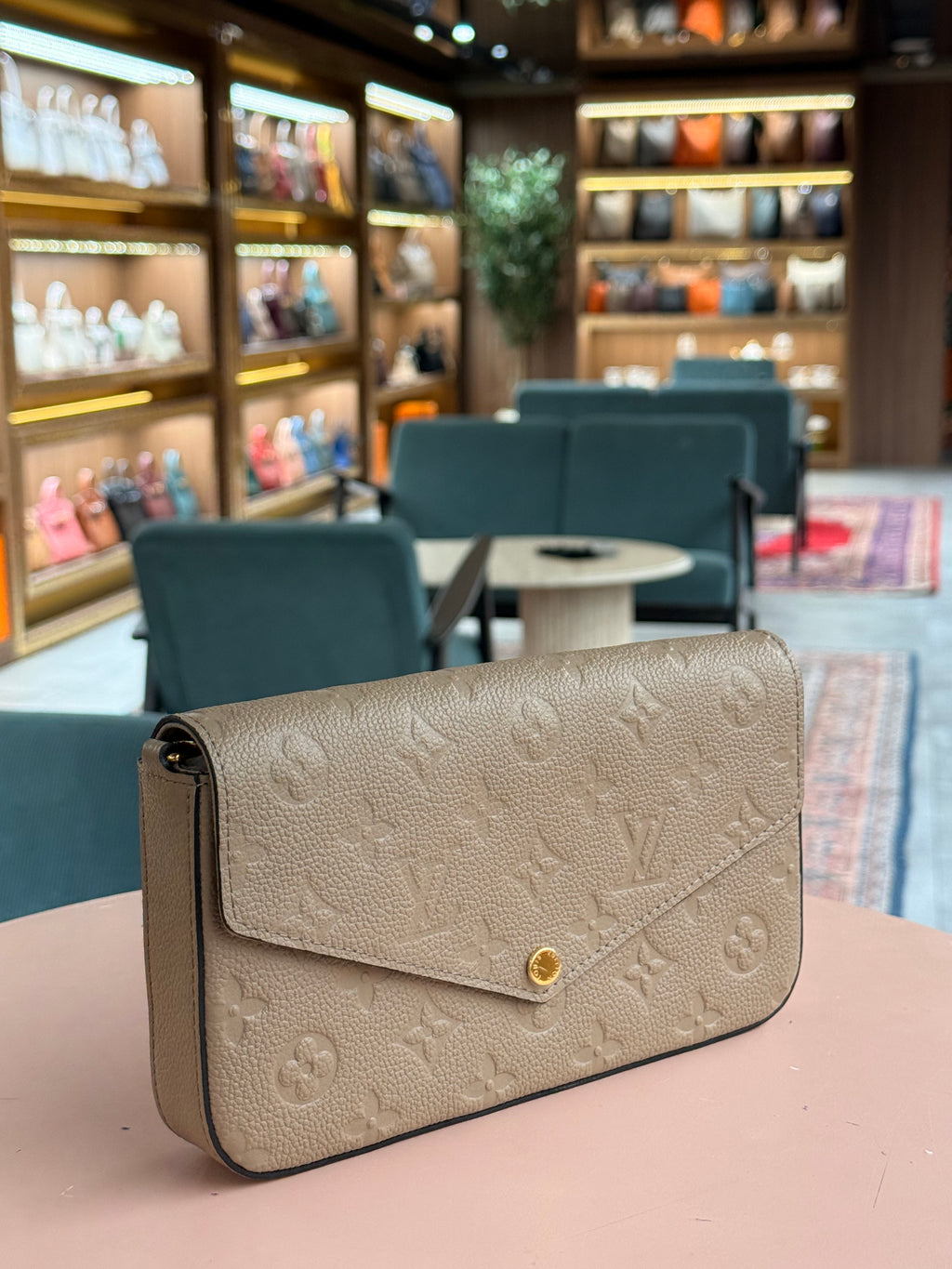 Louis Vuitton | Felicie-Pochette – Epi Leather – Beige – Gold Hardware